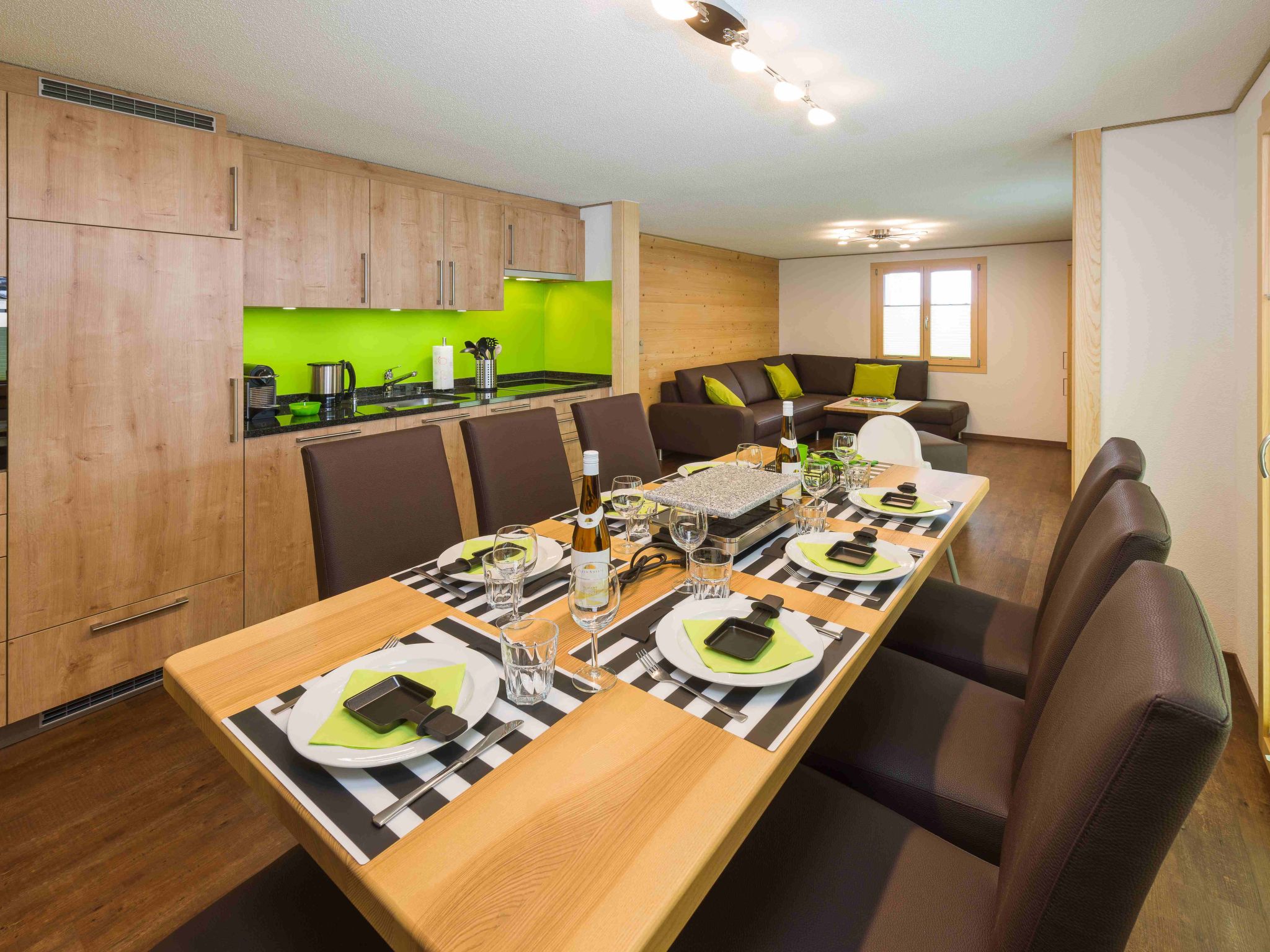 Lunic, AZapartments.ch, B&B, (Grächen), 1057 - Drinnen