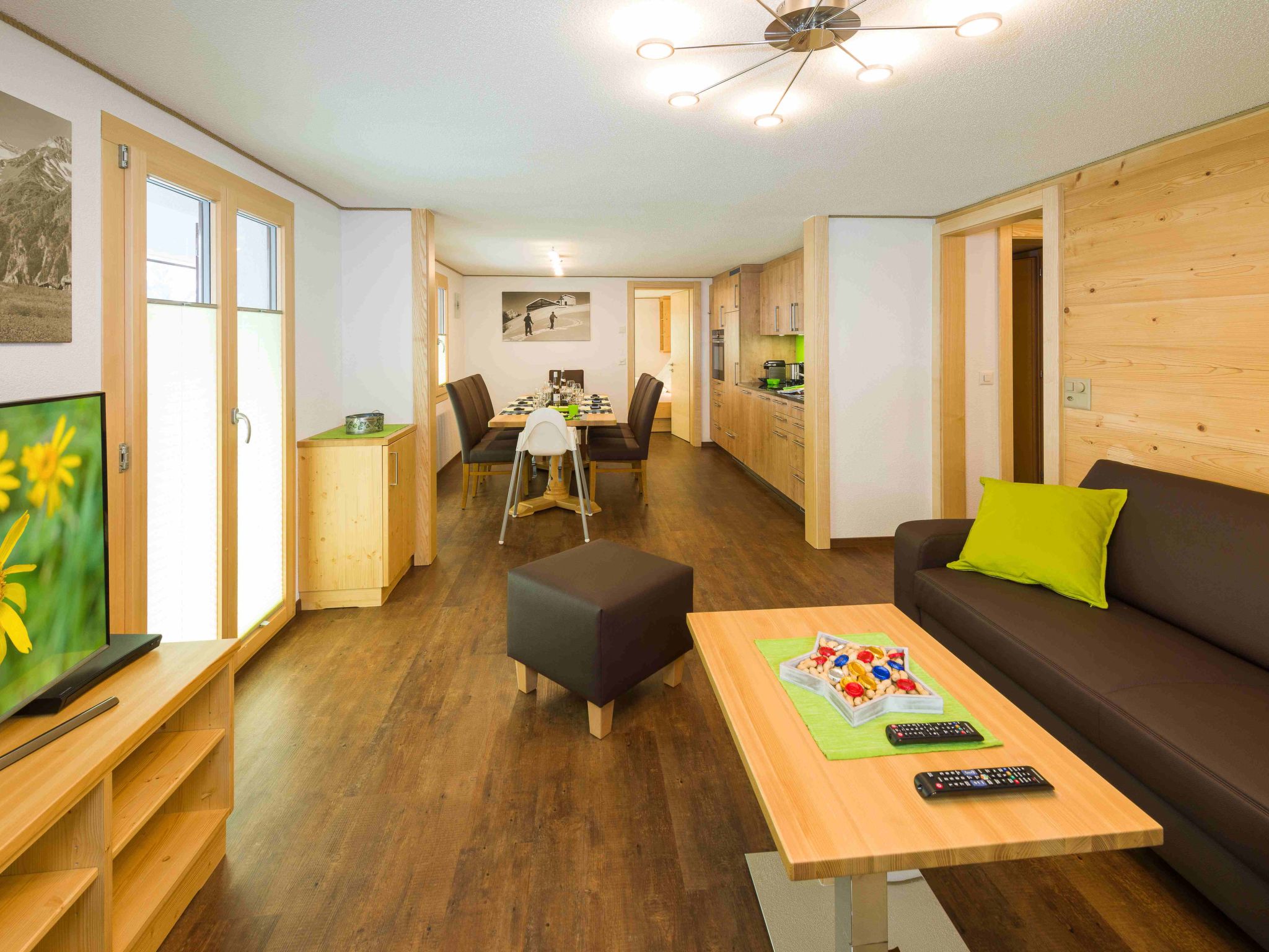 Lunic, AZapartments.ch, B&B, (Grächen), 1057 - Drinnen