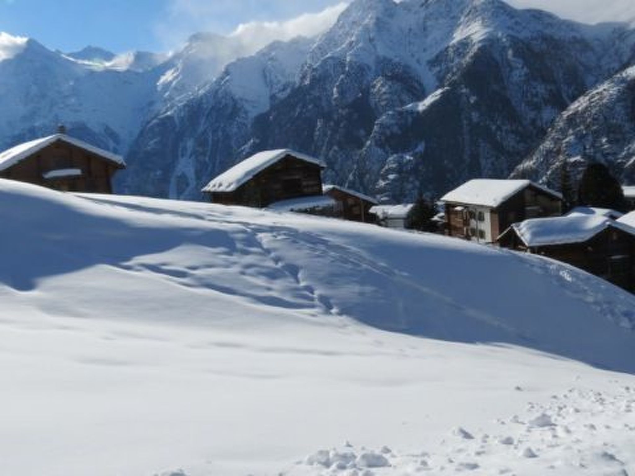Ferienwohnungen Chalet Safran, (Grächen), 1063 & 1594 - Buiten