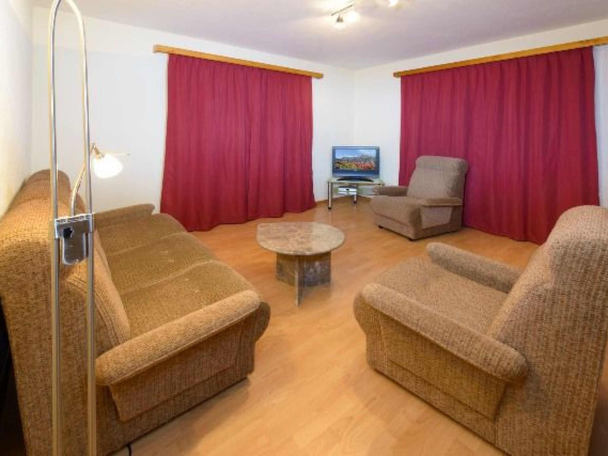 Ferienwohnungen Schmiedstube 420, (Grächen), — House (5 of 18)
