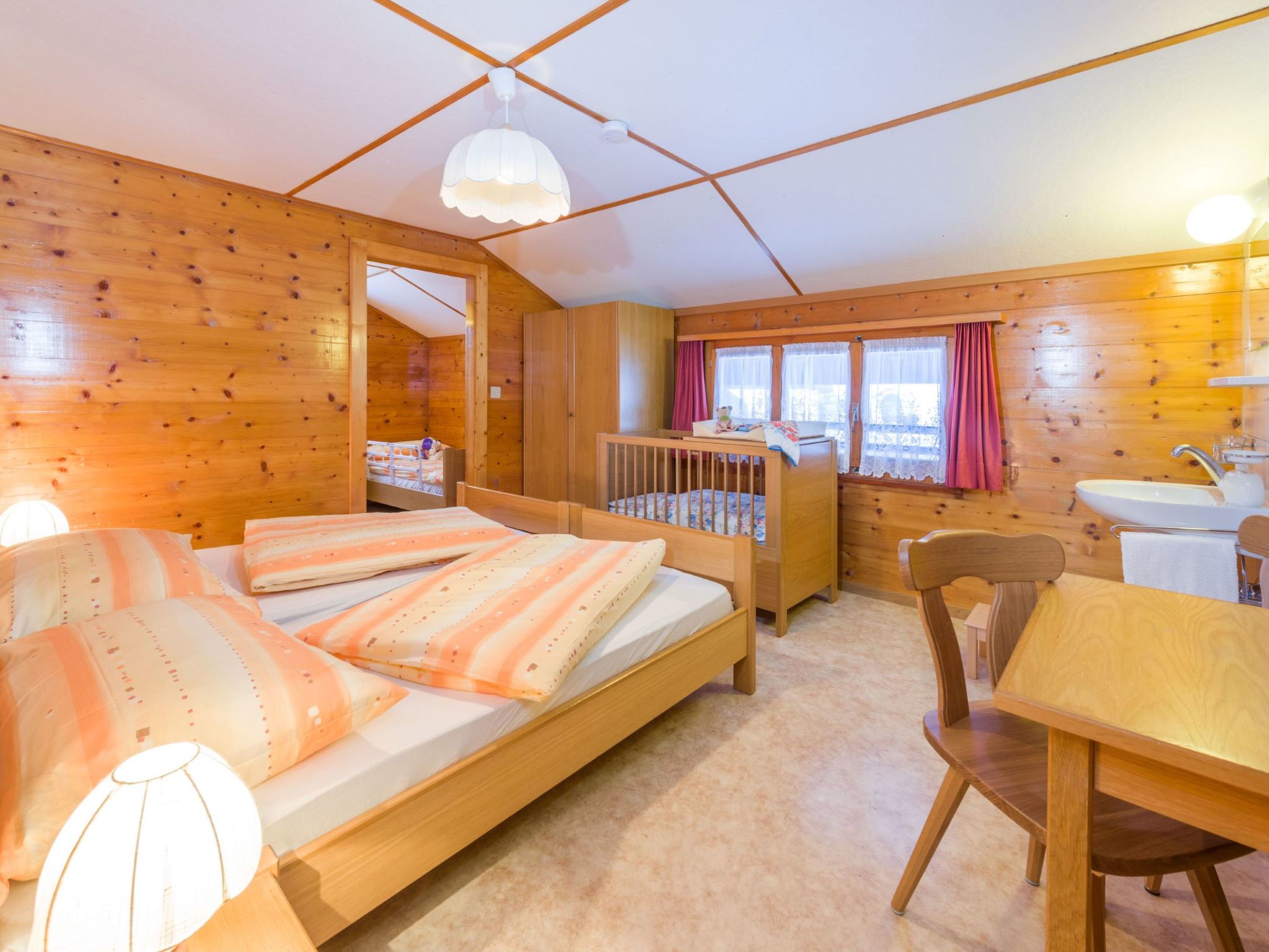 Chalet Ferienwohnungen Schwalbennest Moos Grächen, (Grächen),