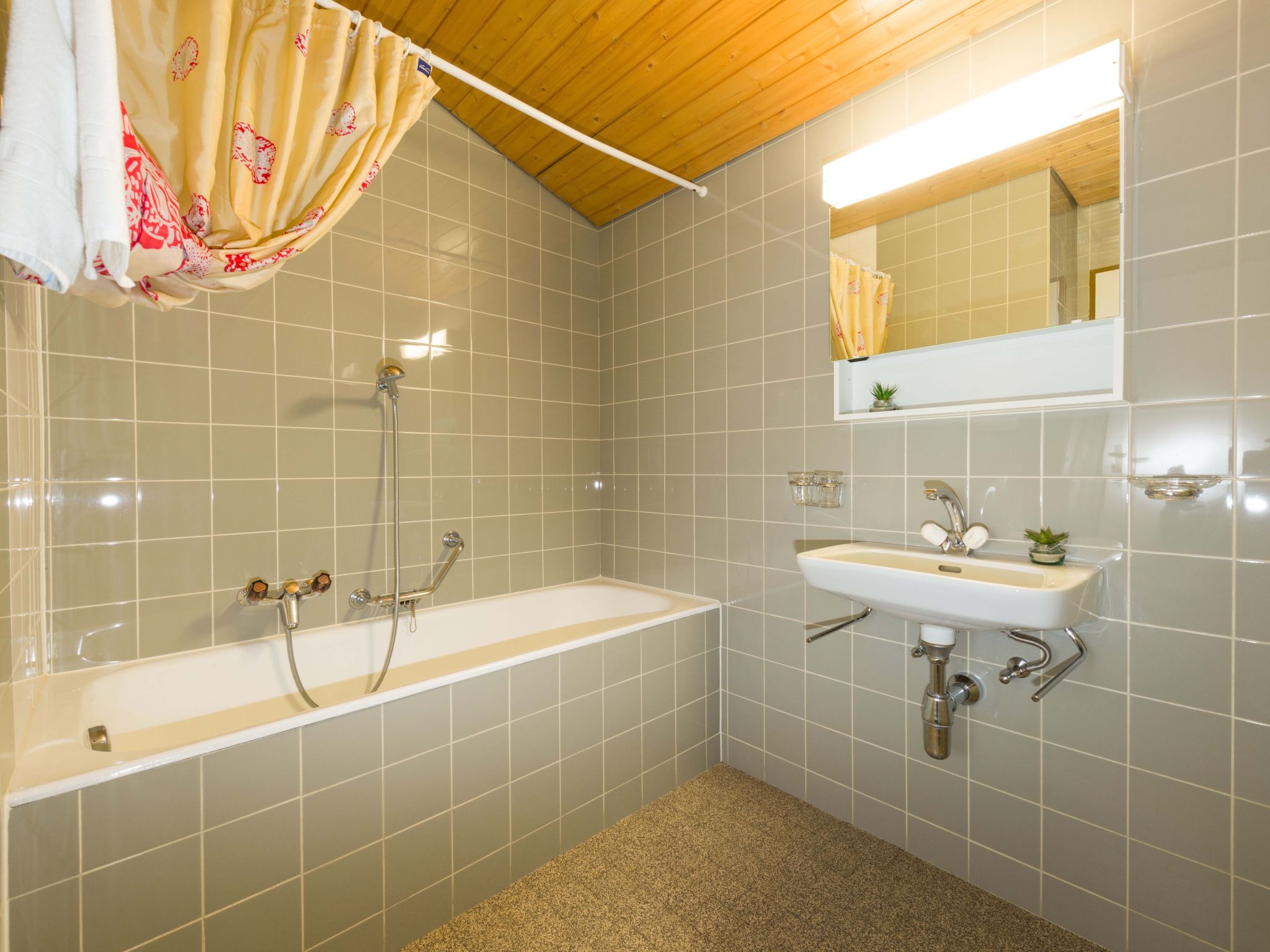 Appartement Ferienwohnungen Postgebäude, (Grächen), – Salle de bains, photo 6 sur 14