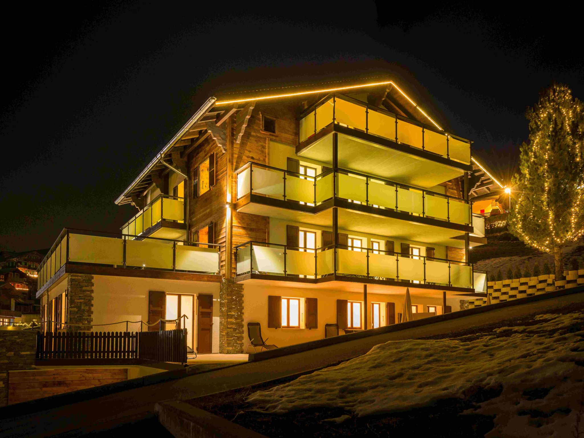 Photo of Lunic, AZapartments.ch, B&B, (Grächen), 1057
