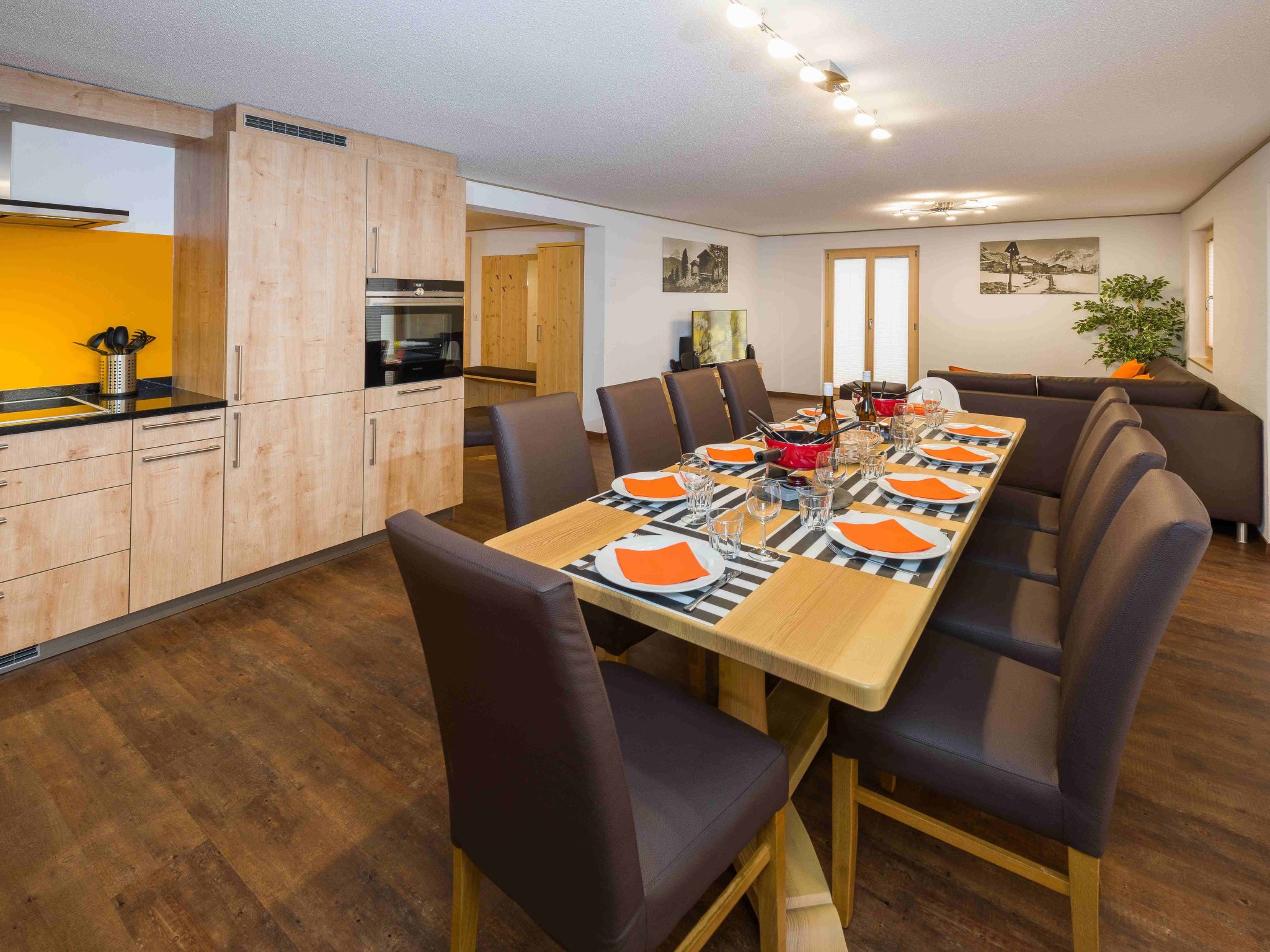 Ferienwohnungen Lunic, AZapartments.ch, B&B, (Grächen), 1057 - Binnen