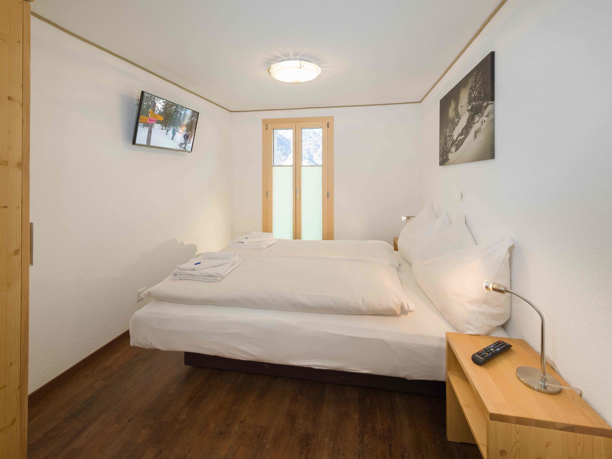 Lunic, AZapartments.ch, B&B, (Grächen), 1057 - Drinnen