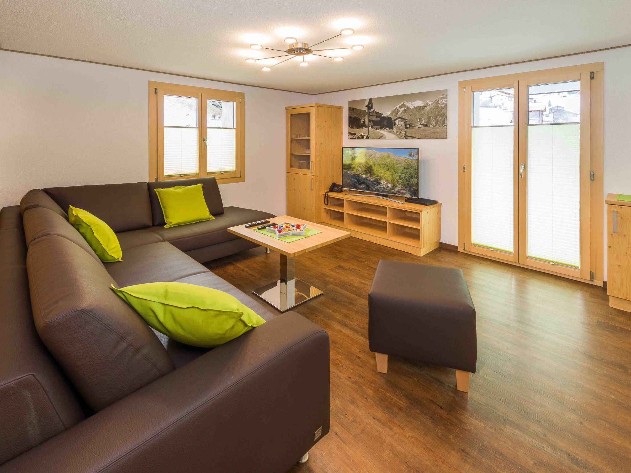 Ferienwohnungen Lunic, AZapartments.ch, B&B, (Grächen), 1057