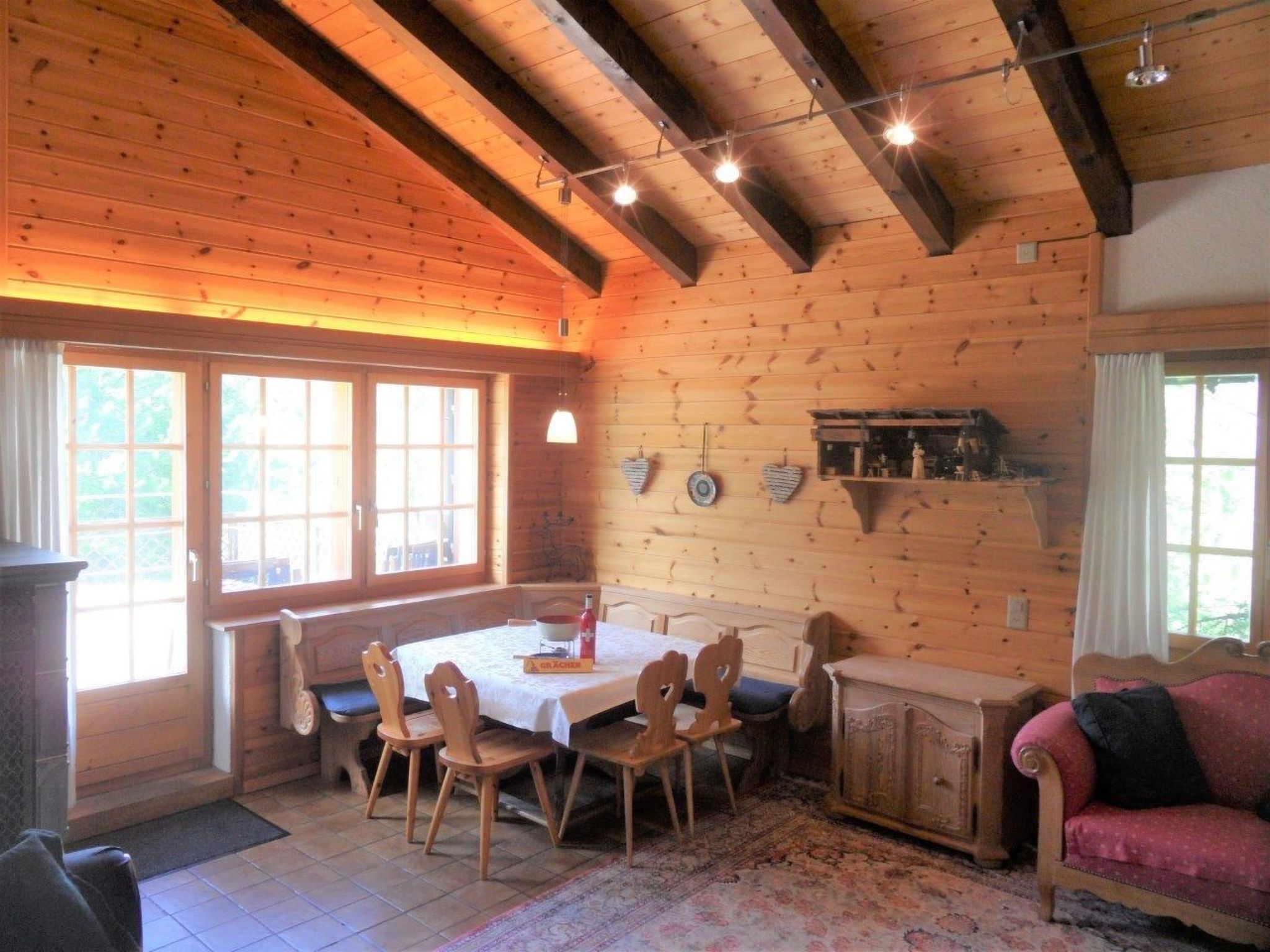 Ferienwohnungen Finkennest, (Grächen),