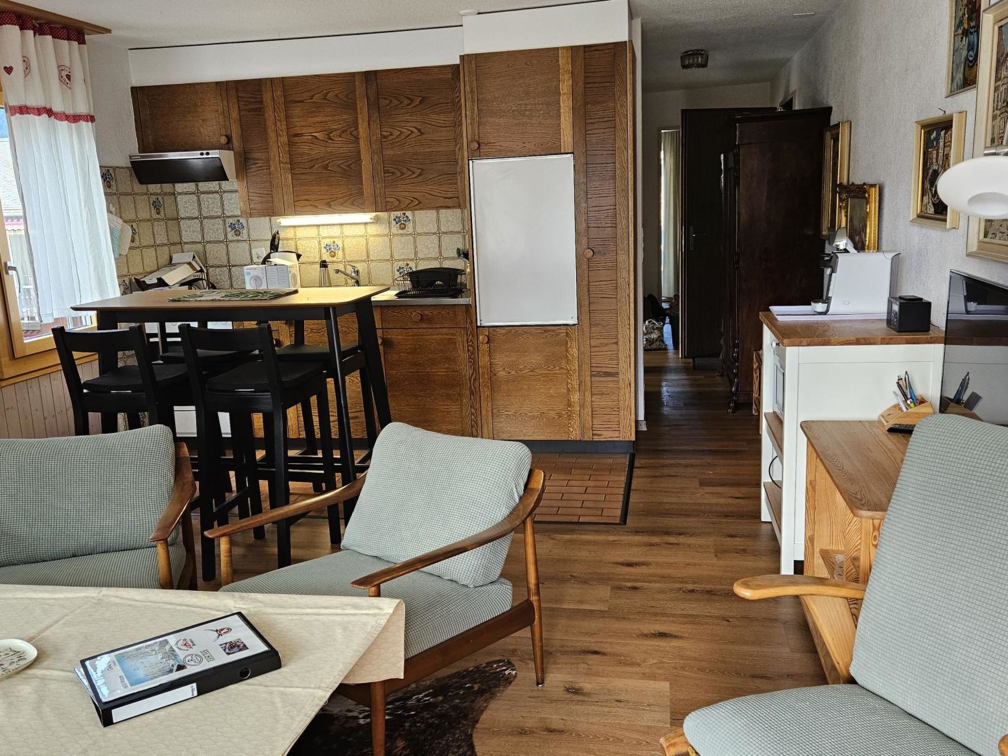 Neu renovierte Ferienwohnung im Haus Opal, (Grächen), 1603 - Drinnen