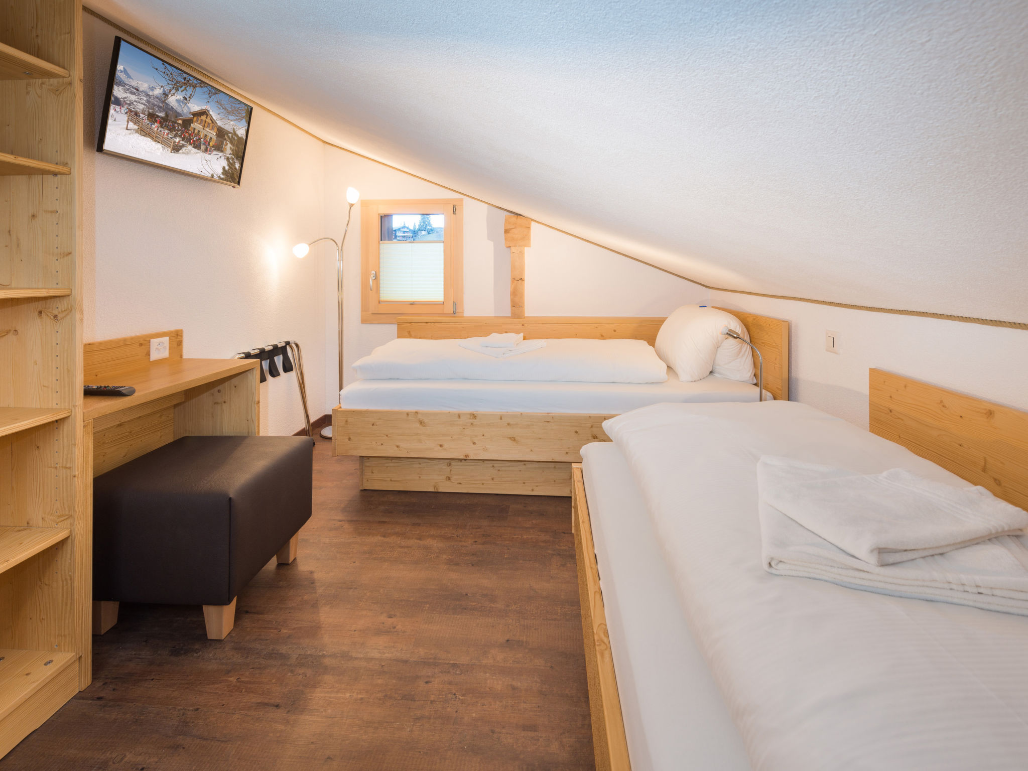 Photo of Lunic, AZapartments.ch, B&B, (Grächen), 1057