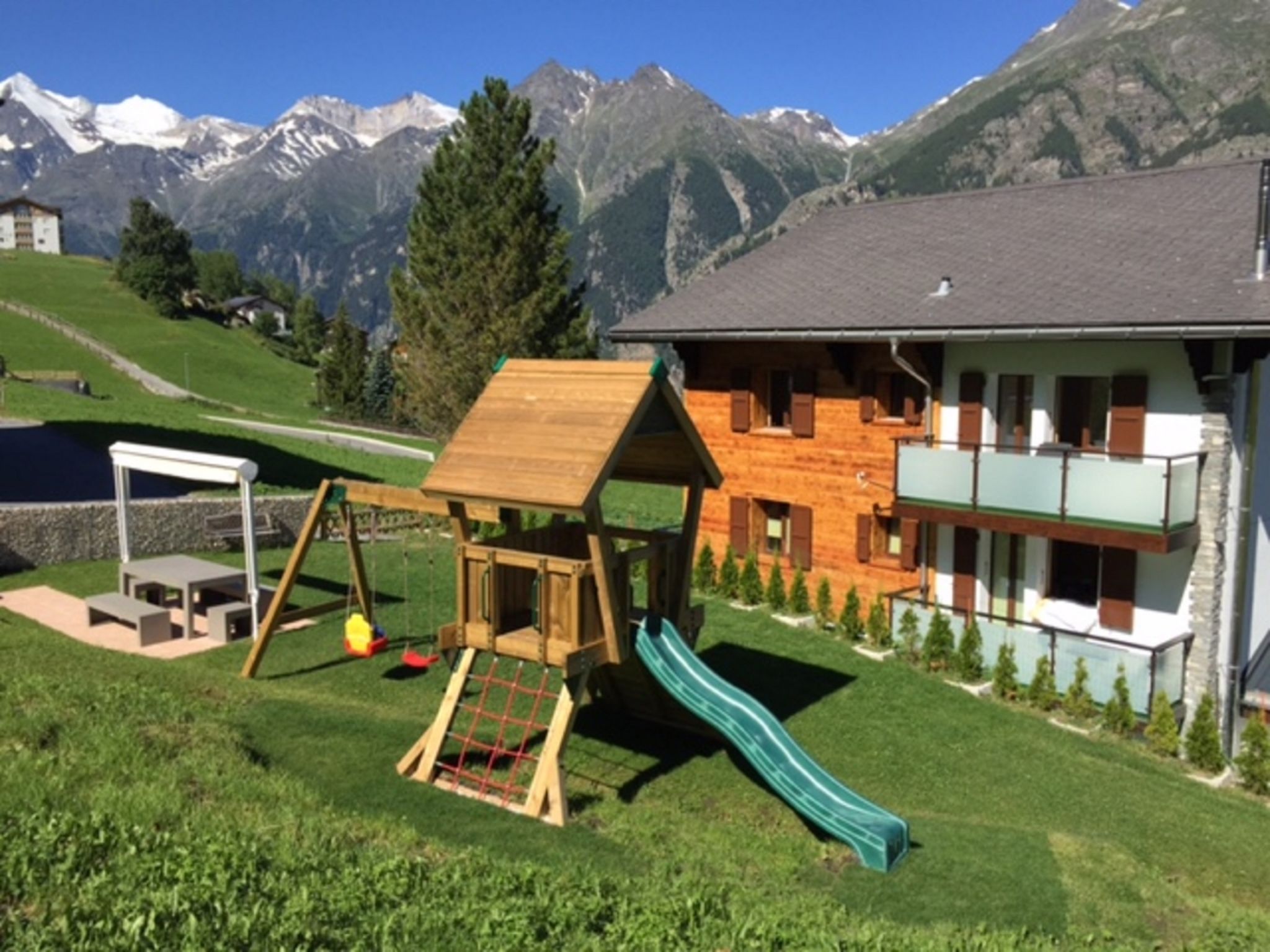 Photo of Lunic, AZapartments.ch, B&B, (Grächen), 1057