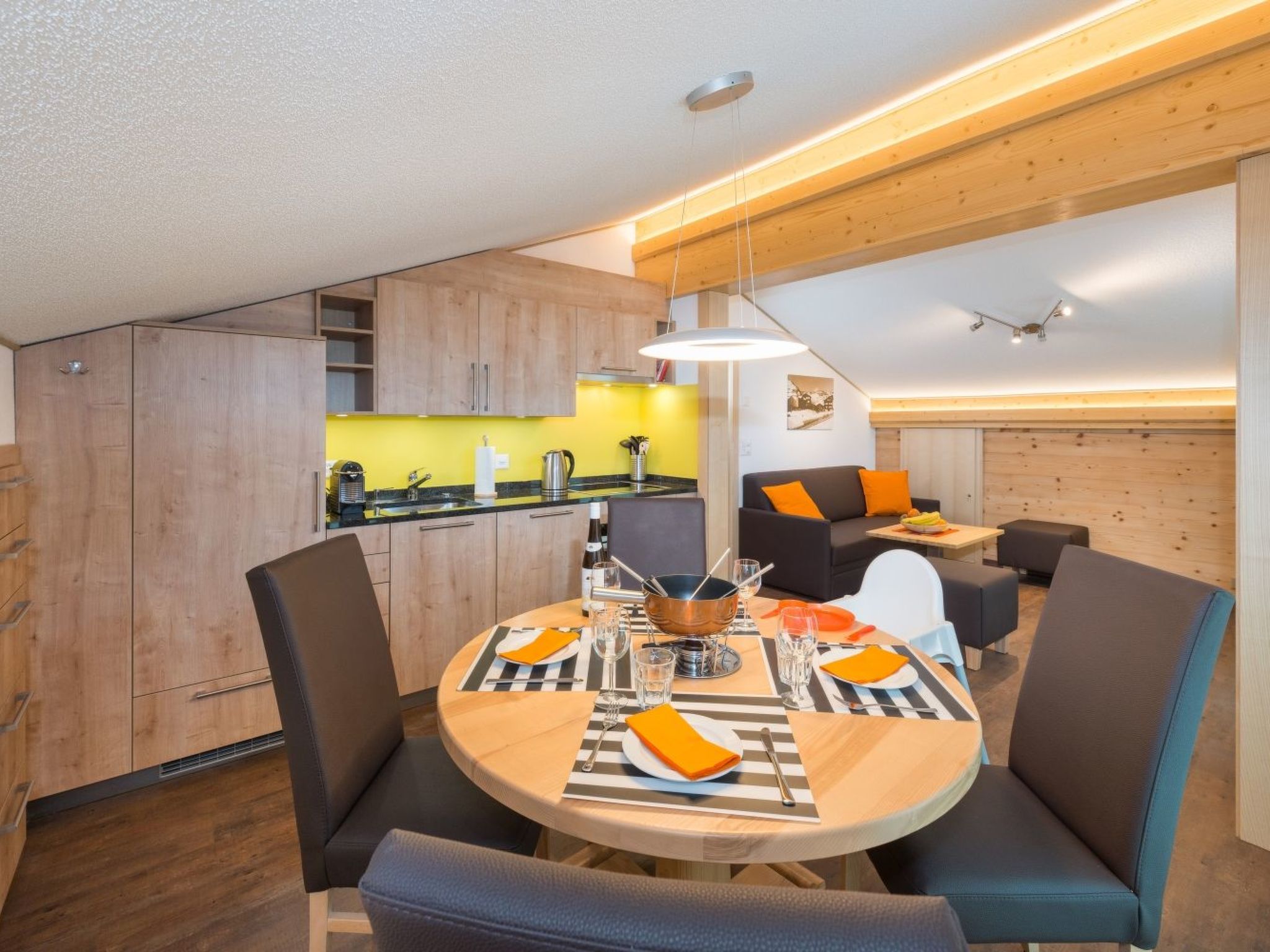 Ferienwohnungen Lunic, AZapartments.ch, B&B, (Grächen), 1057