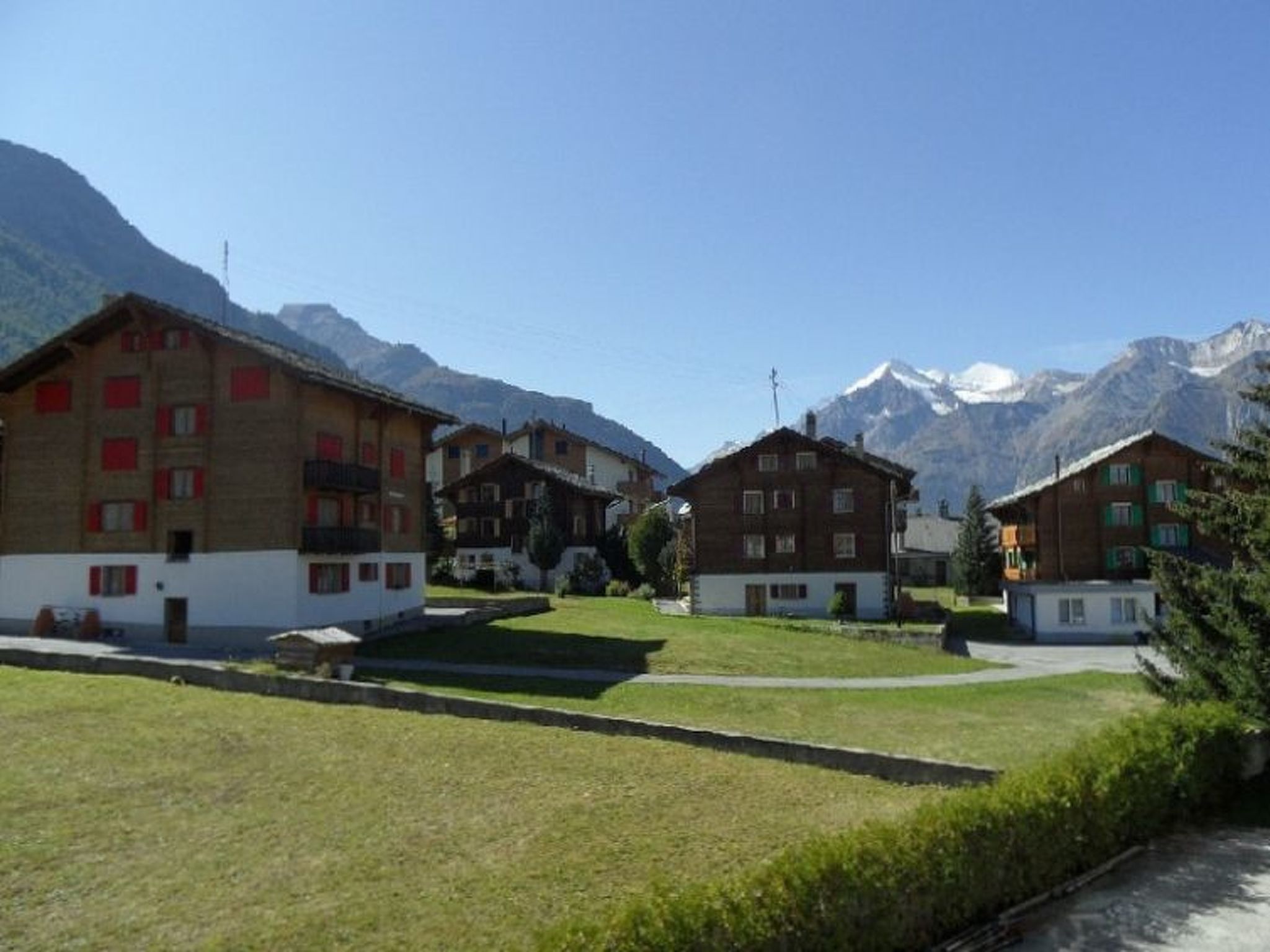 Ferienwohnungen Chalet Matten, (Grächen), — House (5 of 8)