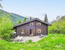 Chalet Kibou: 10-persoons chalet aan de skipiste in zonnig Bürchen - thumbnail 1
