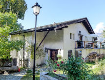 Historisch Zwitsers bergappartement in Bürchen, 120m², vlakbij skilift & meer - thumbnail 1