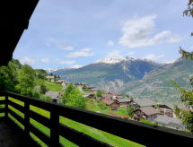 Aan de piste: Rustiek vakantiehuis Chalet Ninette in Eischoll - thumbnail 2