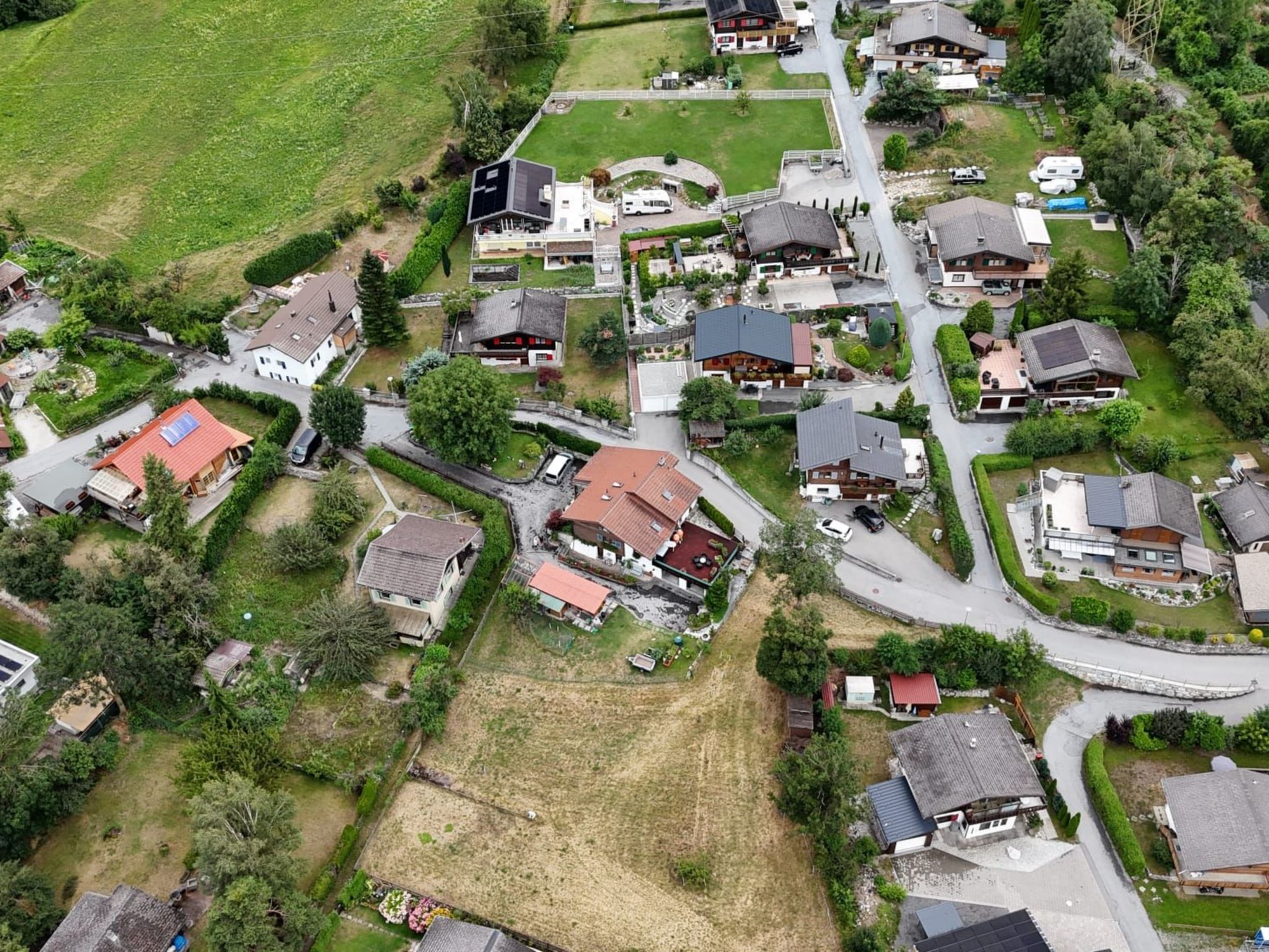 Chalet Haus (bei Einfahrt grosser Nussbaum )-Inside