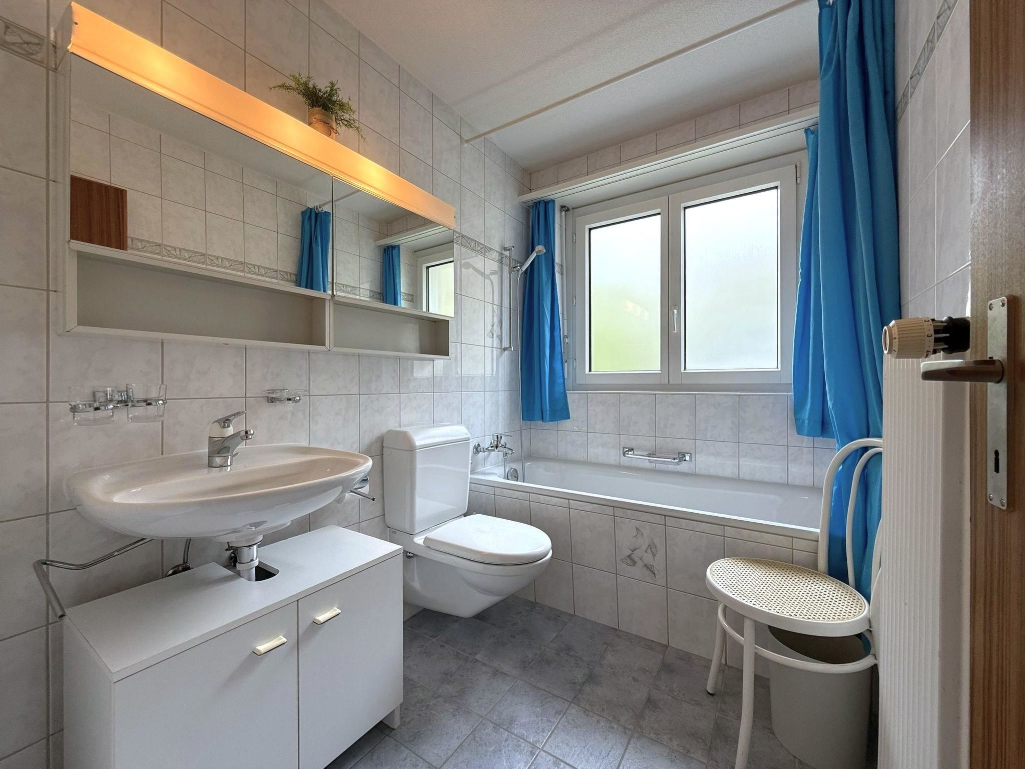 Photo of Apollo 50 # 4-bed apartment, Bad, WC 4-Bettwohnung, Bad, WC