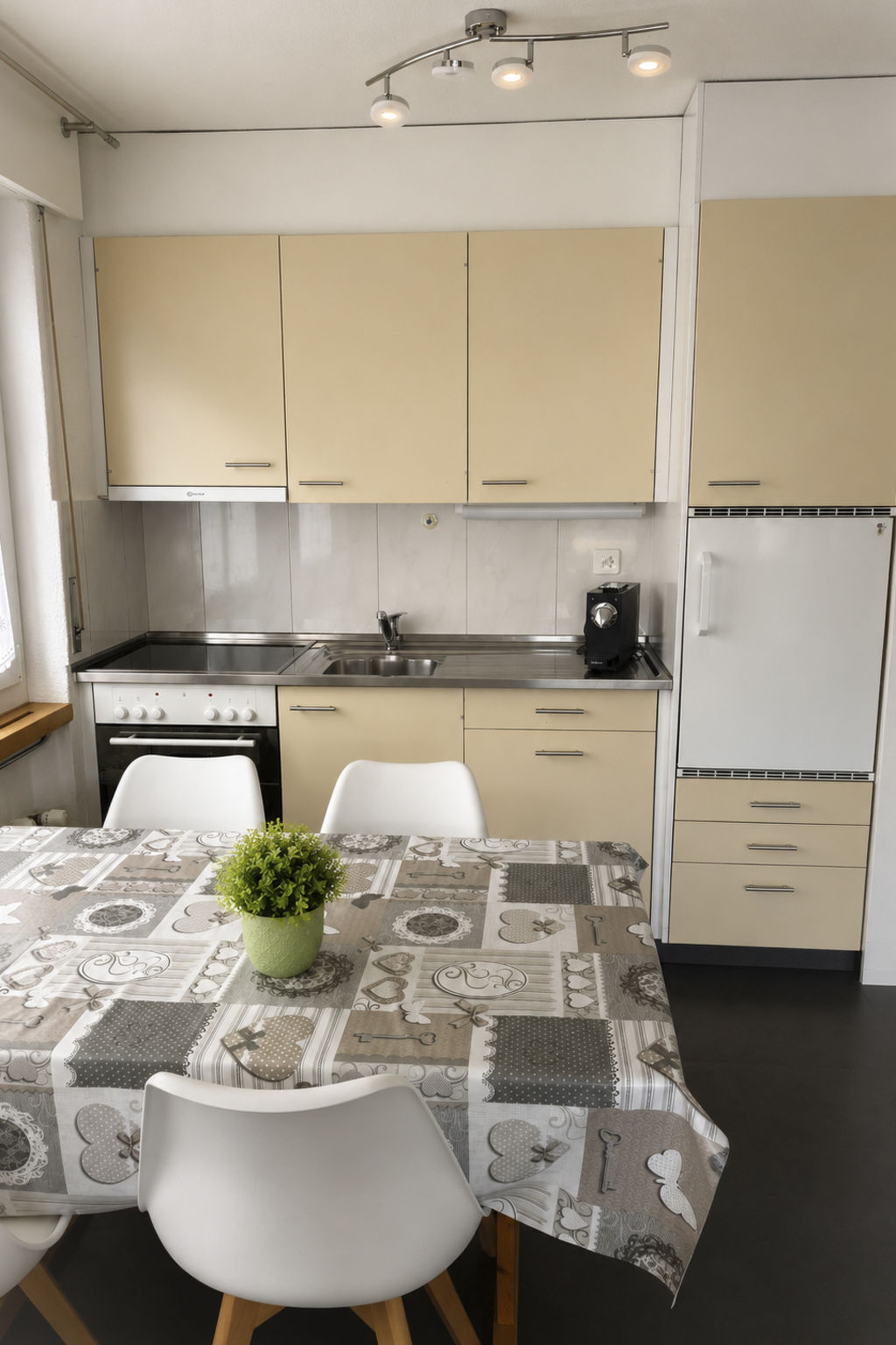 Residenz Siesta Leukerbad # 4-bed apartment, Bad, WC - Inside