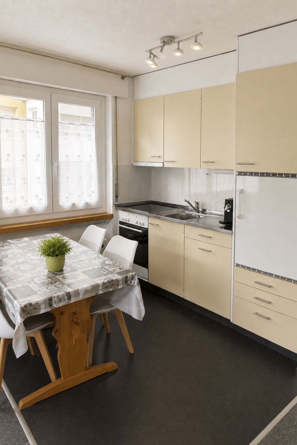 Residenz Siesta Leukerbad # 4-bed apartment, Bad, WC - Inside