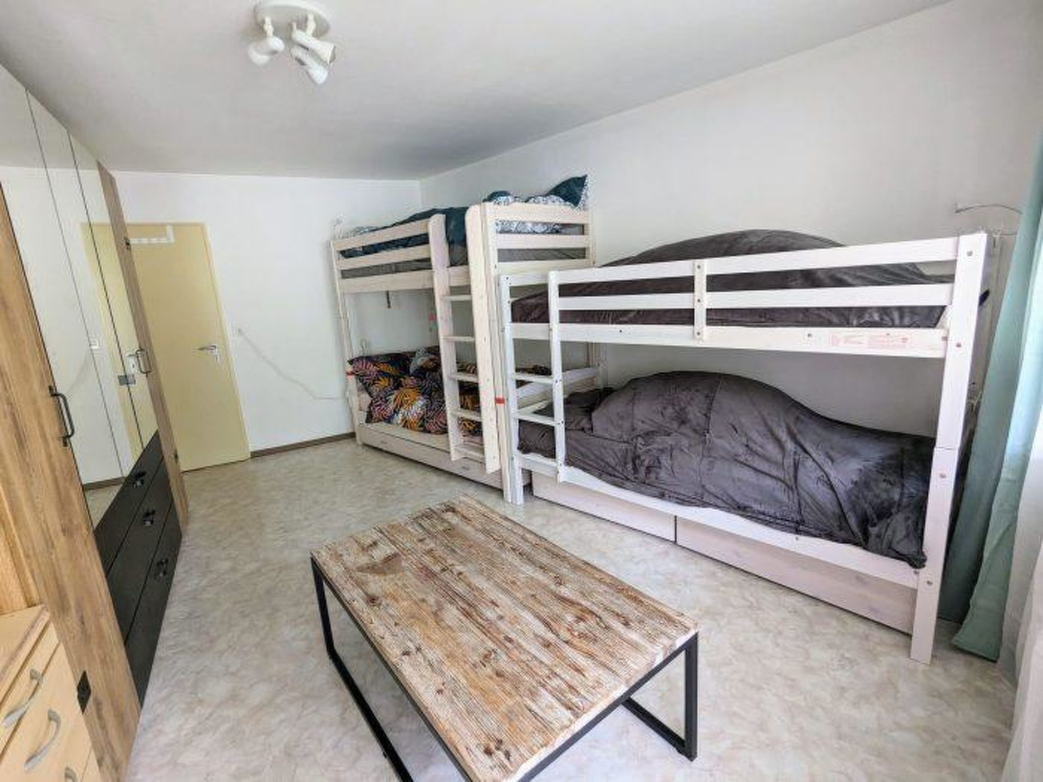 Petit Trianon 103 # 8-bed apartment, Bad, WC 8-bed apartment, Bad, WC - Image-tags.info