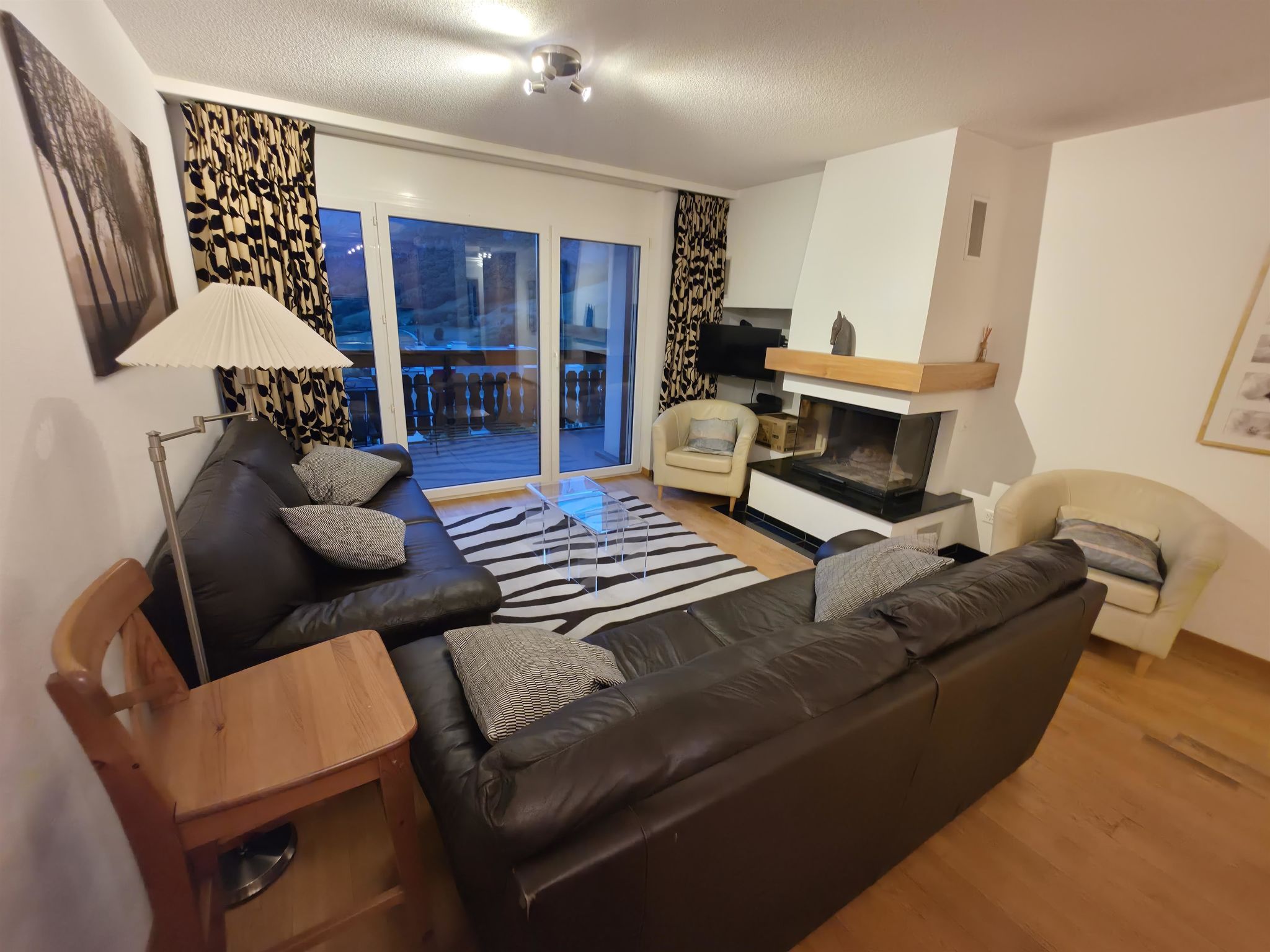 Ambassador B33 # 4-bed apartment, Dusche und Bad, WC - Binnen