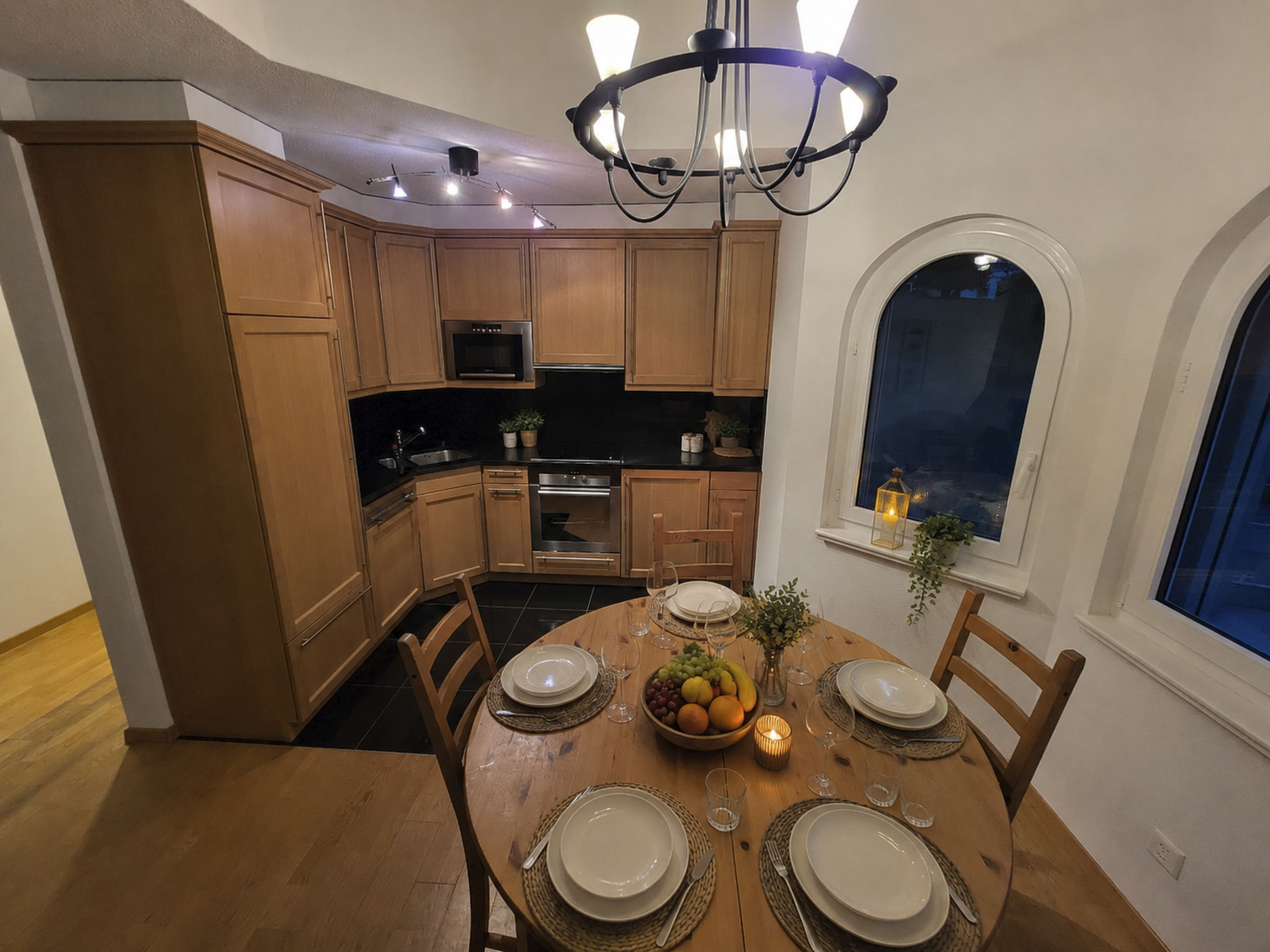 Ambassador B33 # 4-bed apartment, Dusche und Bad, WC - Binnen