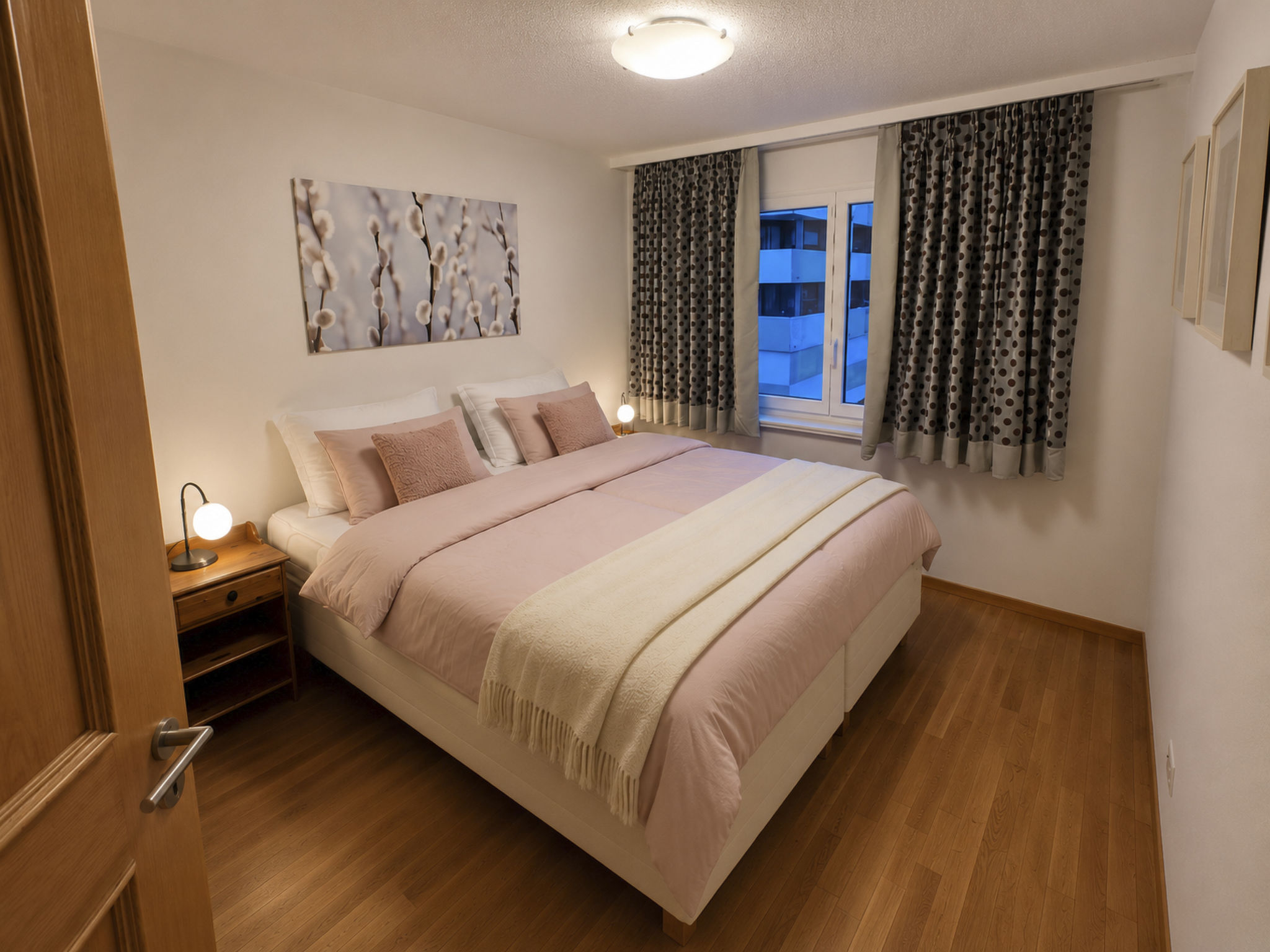 Ambassador B33 # 4-bed apartment, Dusche und Bad, WC - Binnen