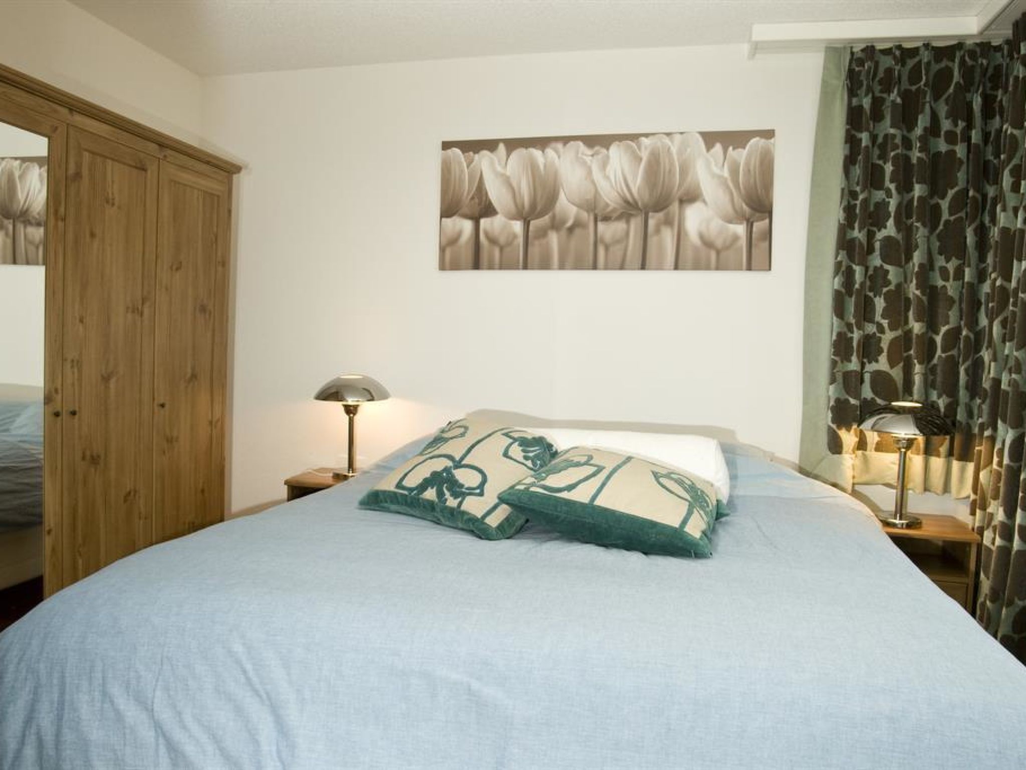 Photo of Ambassador B33 # 4-bed apartment, Dusche und Bad, WC