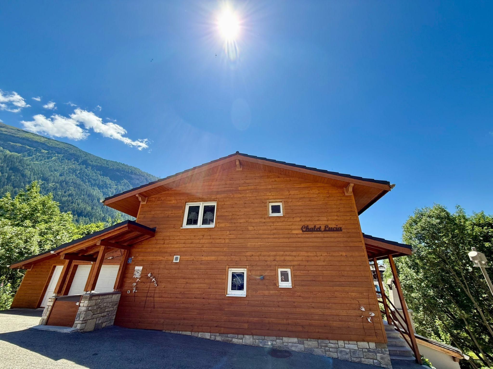 Photo of 3-bed apartment, Dusche, WC