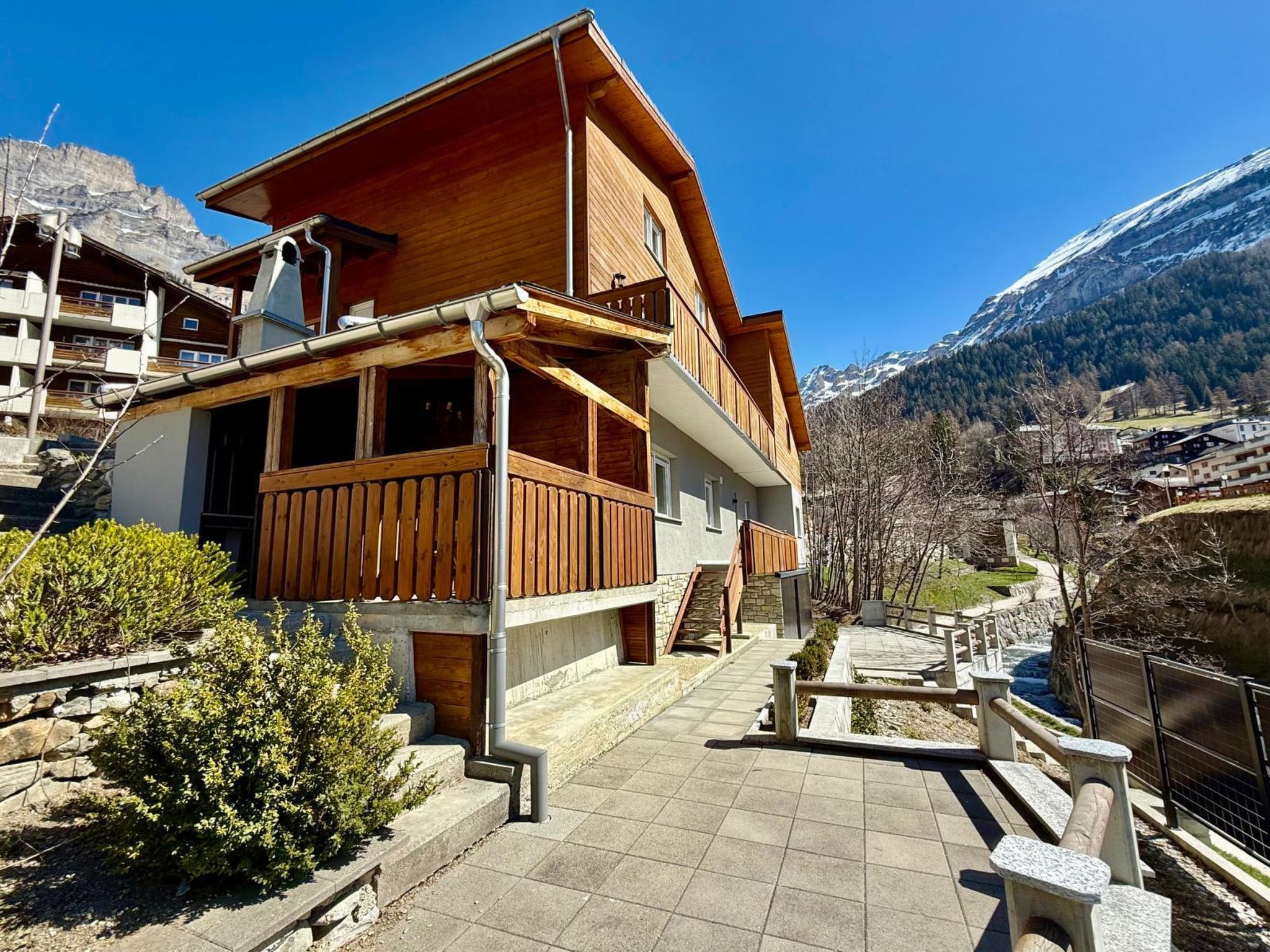 Photo of 3-bed apartment, Dusche, WC