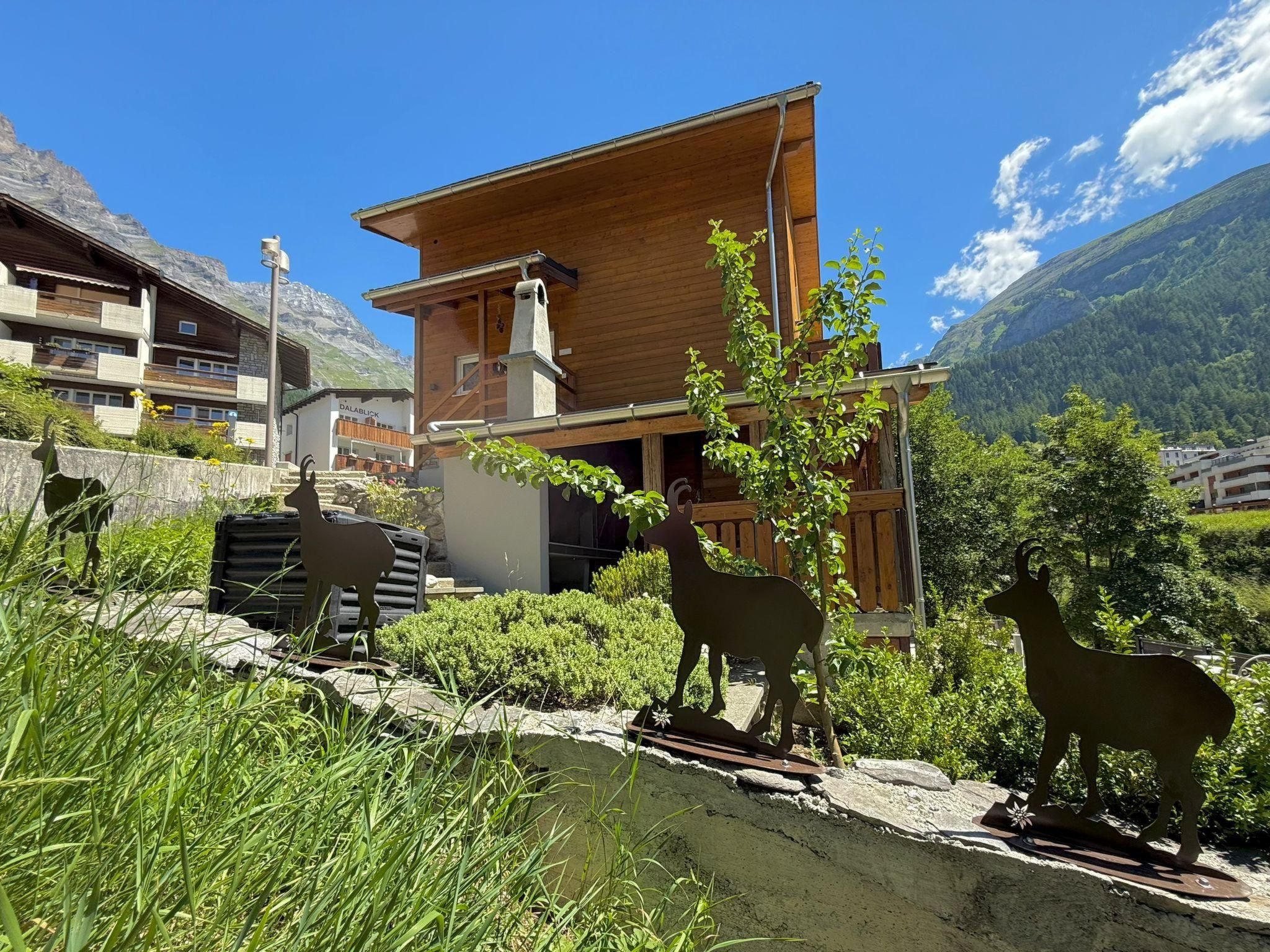 Photo of 3-bed apartment, Dusche, WC