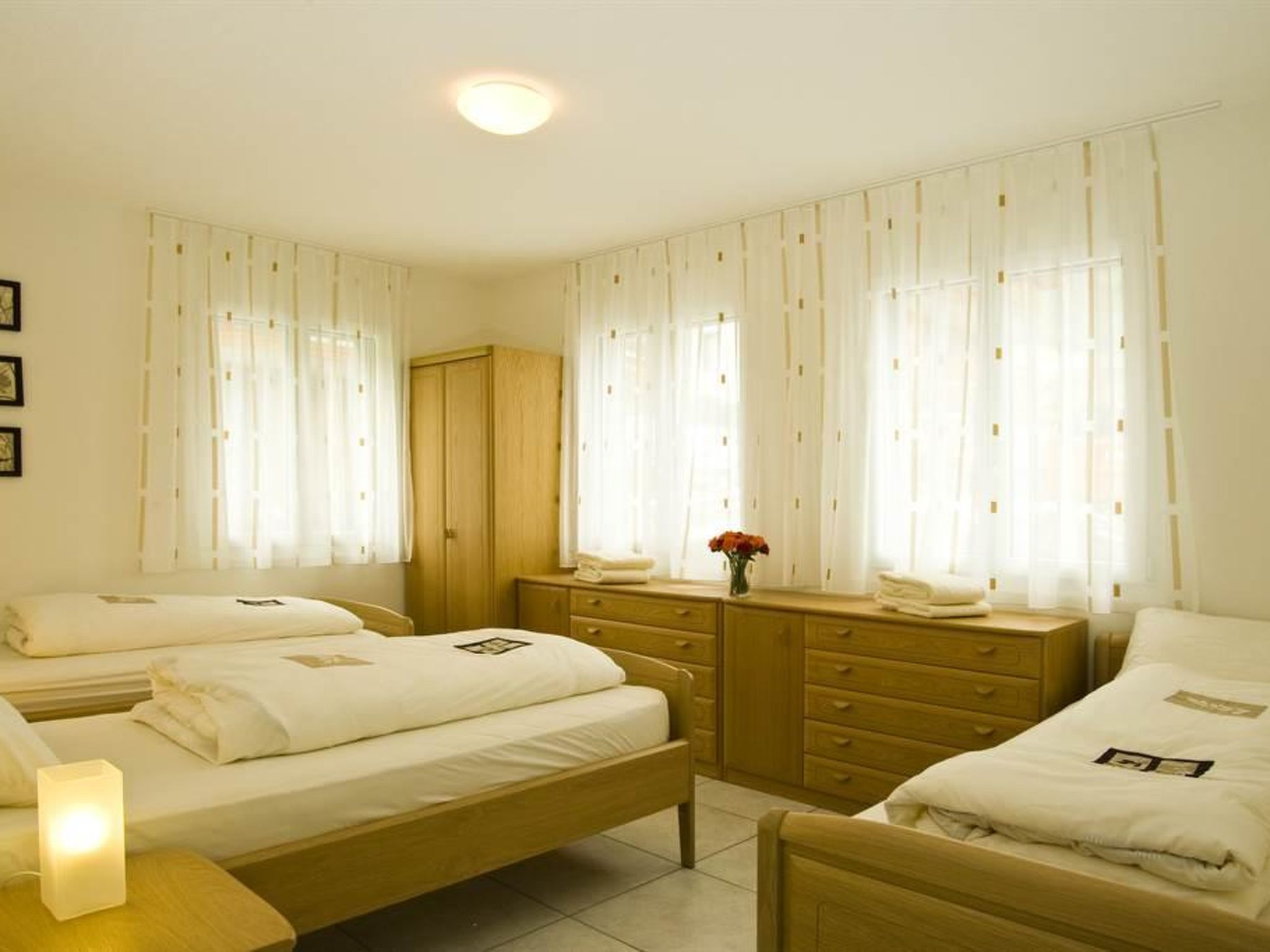 Photo of Residenz Iris Leukerbad # 5-bed apartment, Dusche, WC