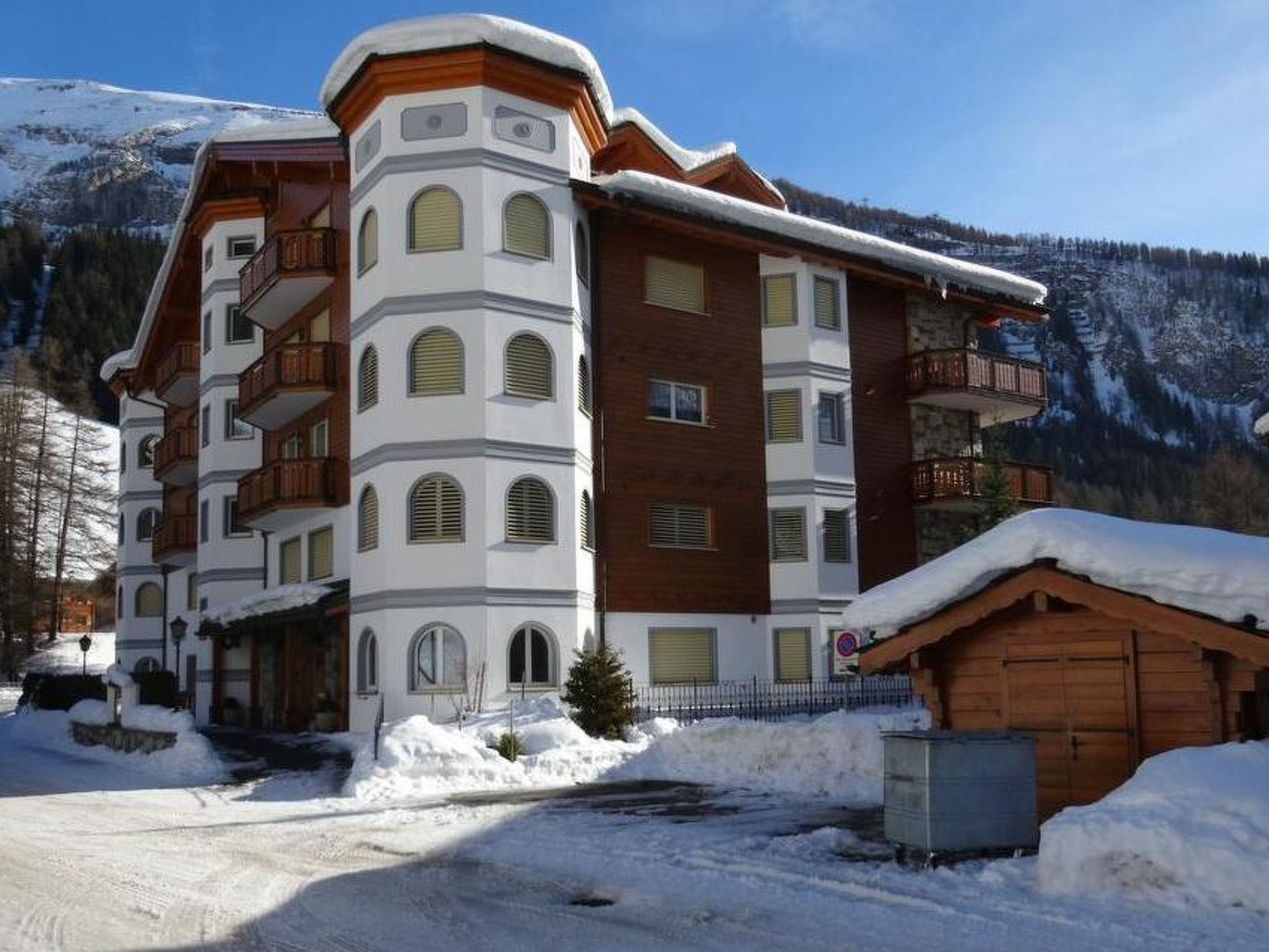 Photo of 4-bed apartment, Dusche, WC