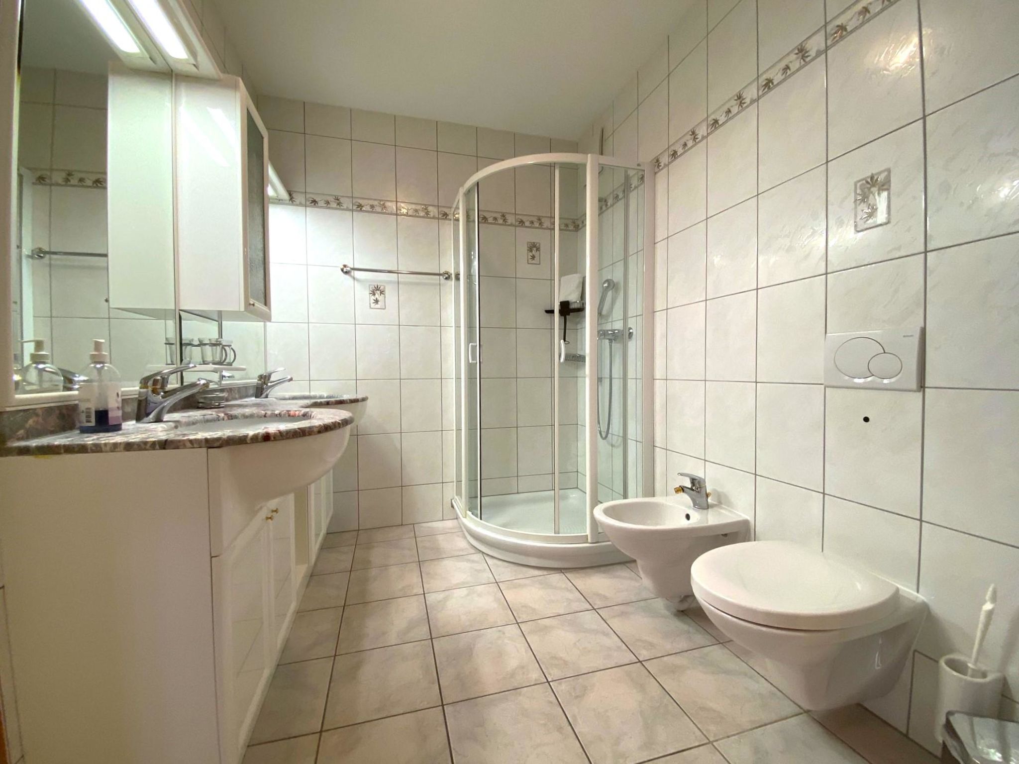 Photo of Al Ponte 4 # 4-bed apartment, Dusche, WC 4-bed apartment, Dusche, WC