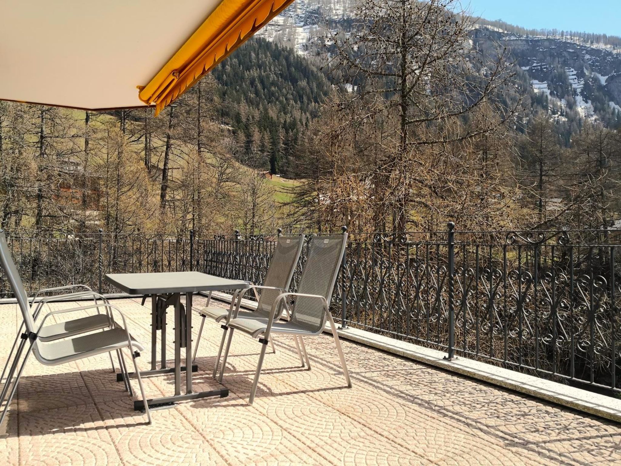 Photo of Al Ponte 4 # 4-bed apartment, Dusche, WC 4-bed apartment, Dusche, WC