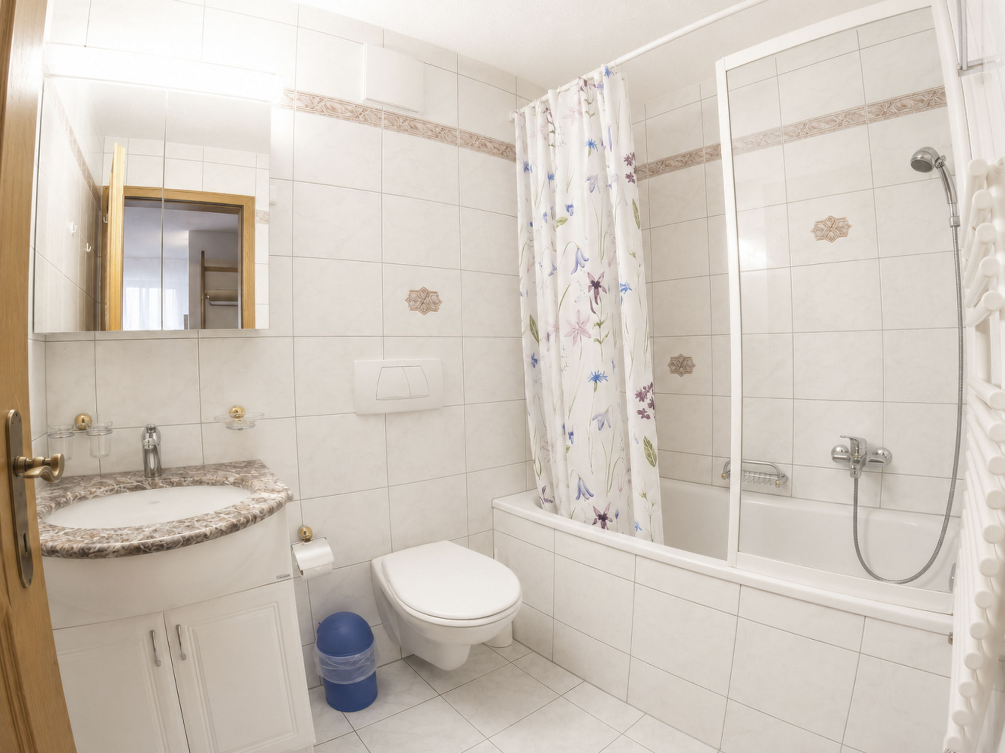 Residenz Darianne Leukerbad # 2-bed apartment, Bad, WC - Image-tags.info