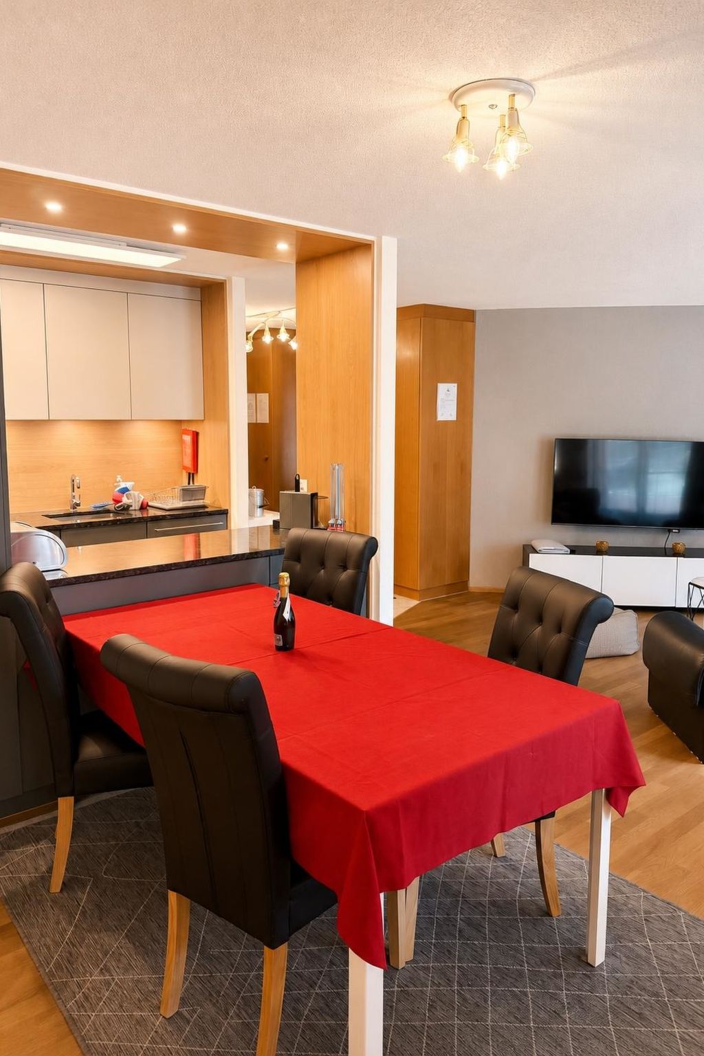Christina 20 # 4-bed apartment, Bad, WC 4-Bettwohnung, Bad, WC