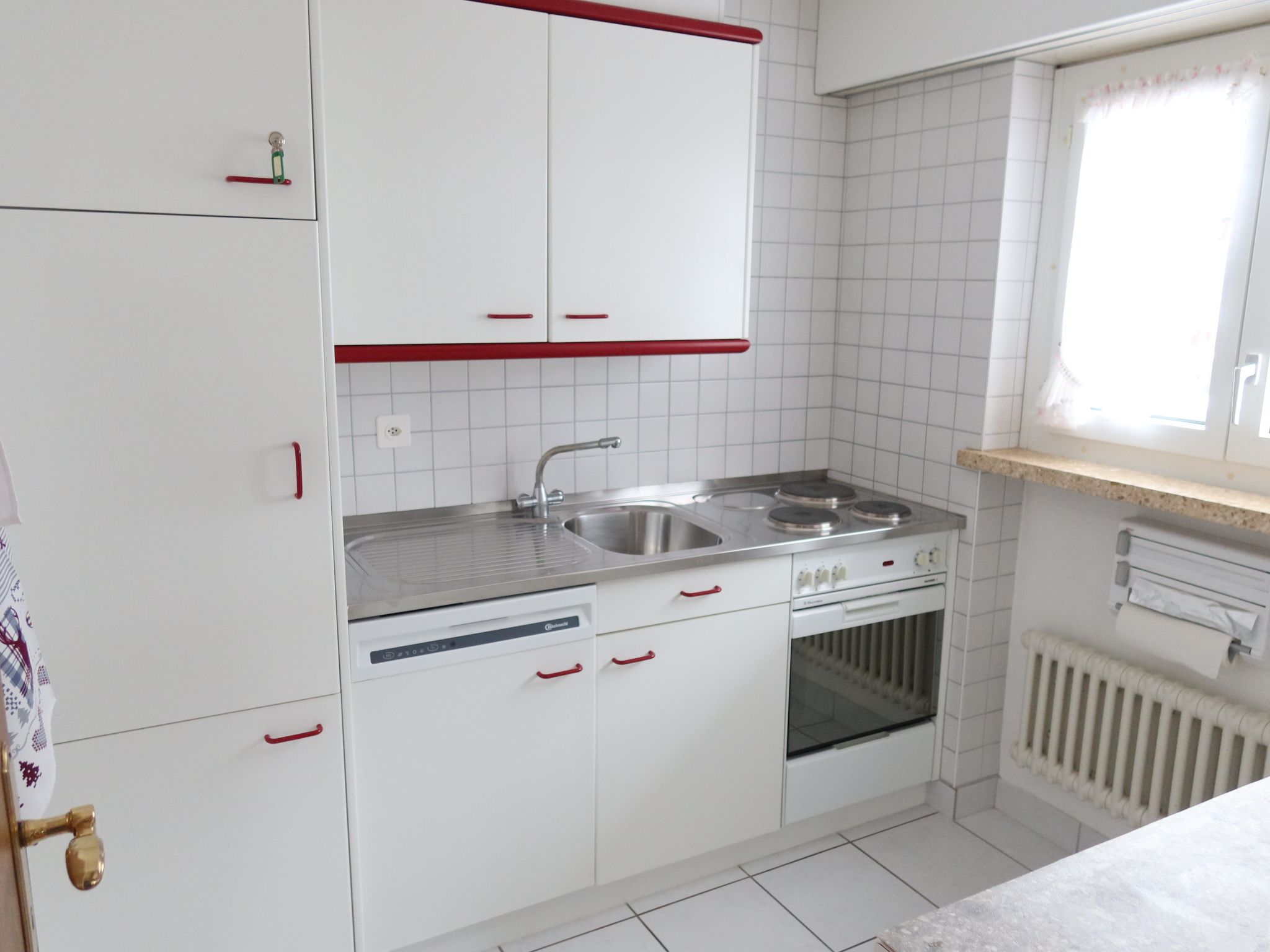 Europe 16 # 4-bed apartment, Bad, WC 4-bed apartment, Bad, WC - Image-tags.info