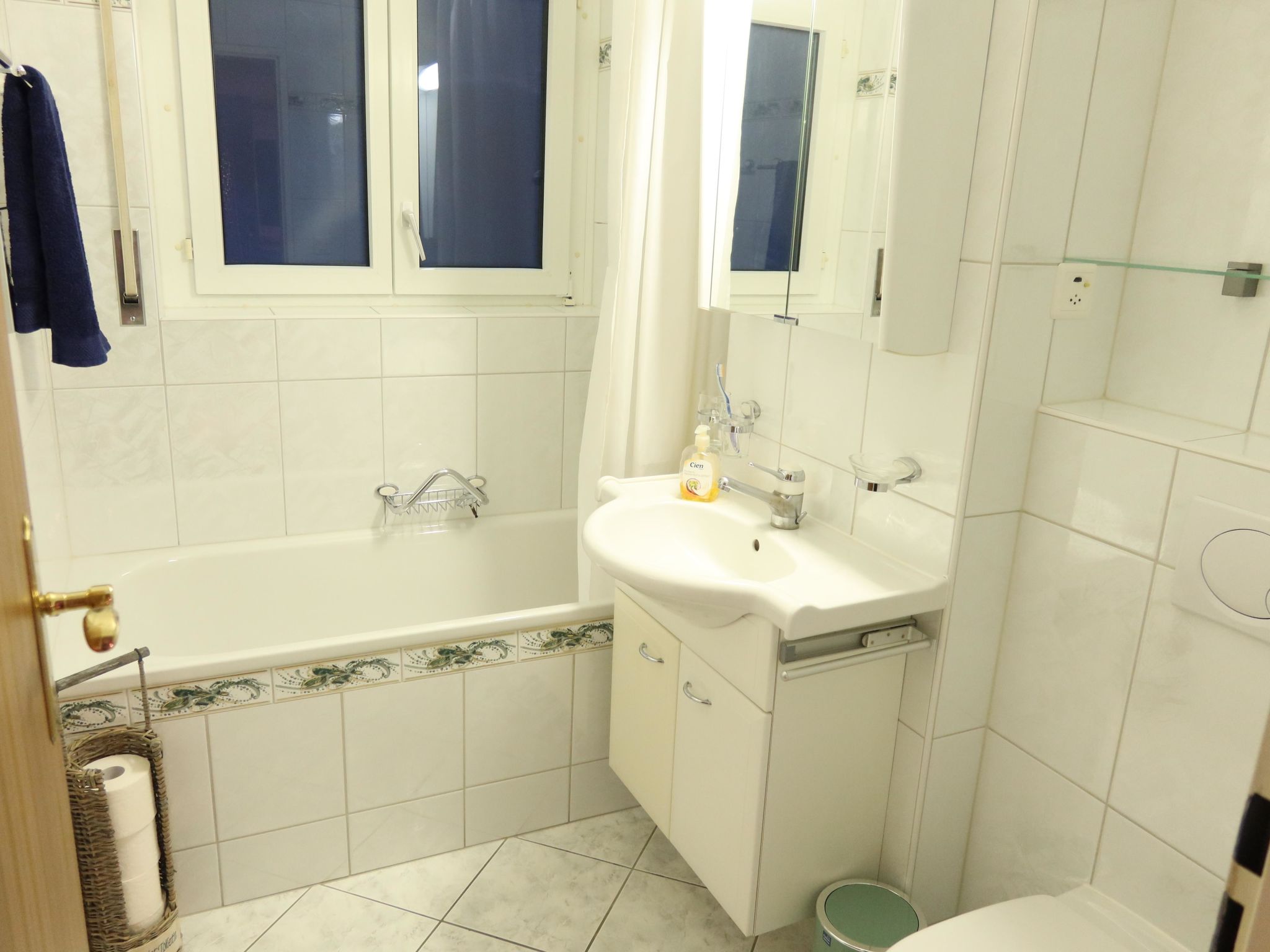Europe 16 # 4-bed apartment, Bad, WC 4-bed apartment, Bad, WC - Image-tags.info