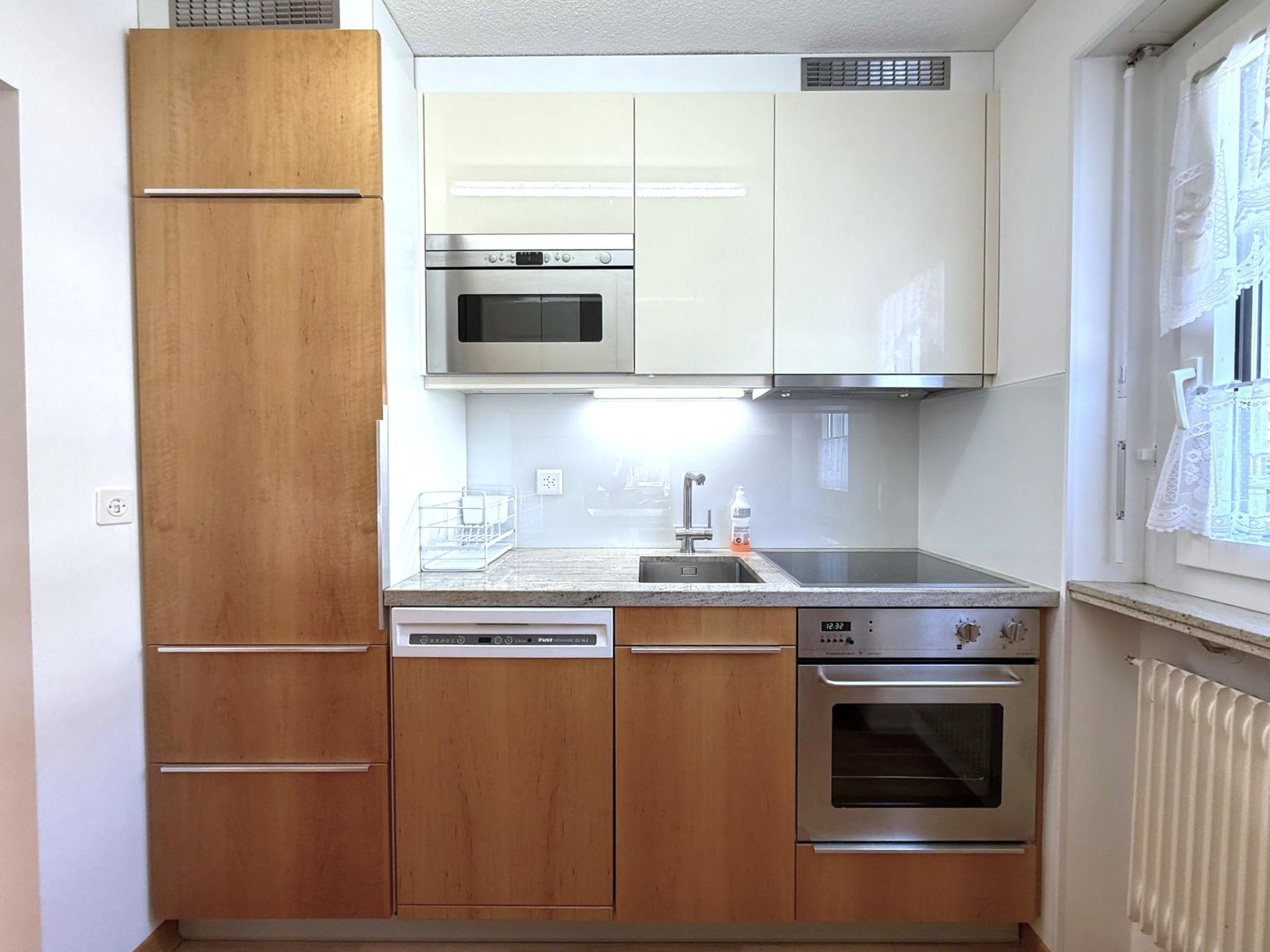 Photo of Apollo 44 # 4-bed apartment, Bad, WC 4-Bettwohnung, Bad, WC