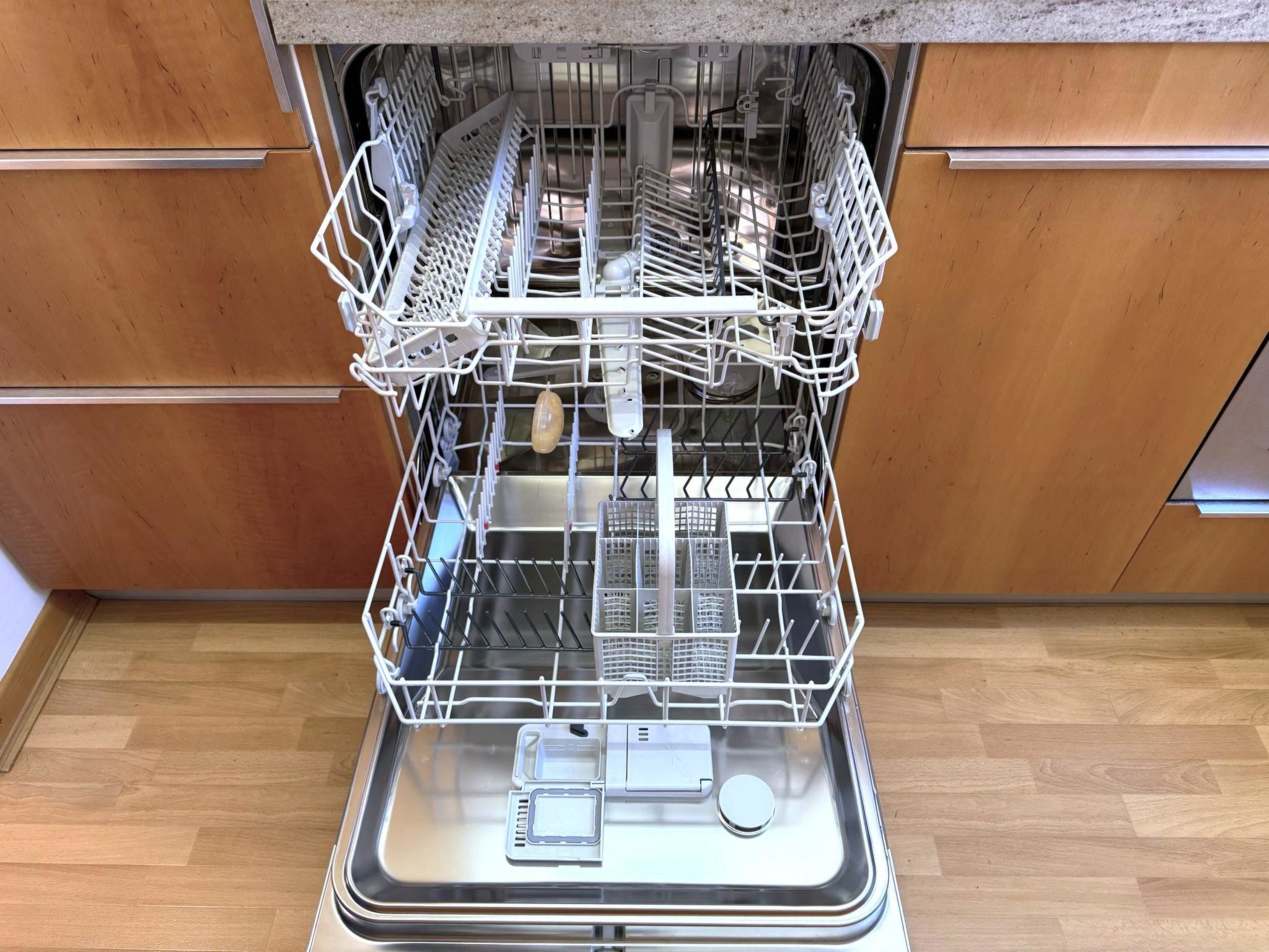 Photo of Apollo 44 # 4-bed apartment, Bad, WC 4-Bettwohnung, Bad, WC