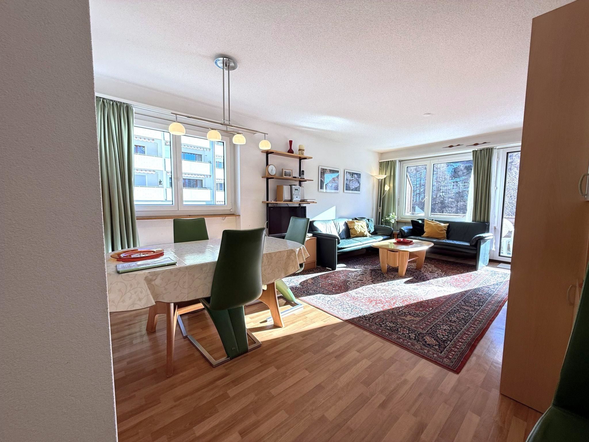 Photo of Apollo 44 # 4-bed apartment, Bad, WC 4-Bettwohnung, Bad, WC