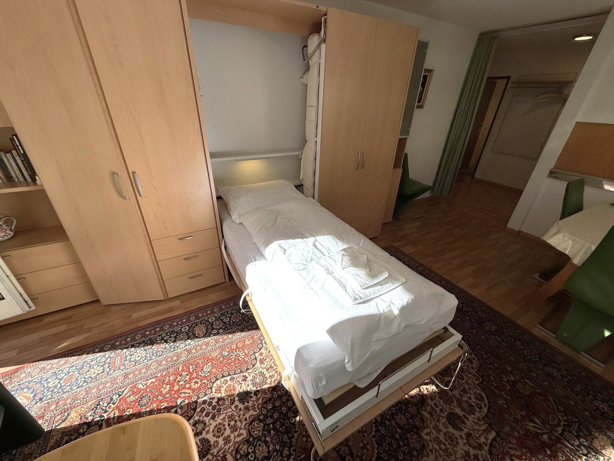 Photo of Apollo 44 # 4-bed apartment, Bad, WC 4-Bettwohnung, Bad, WC