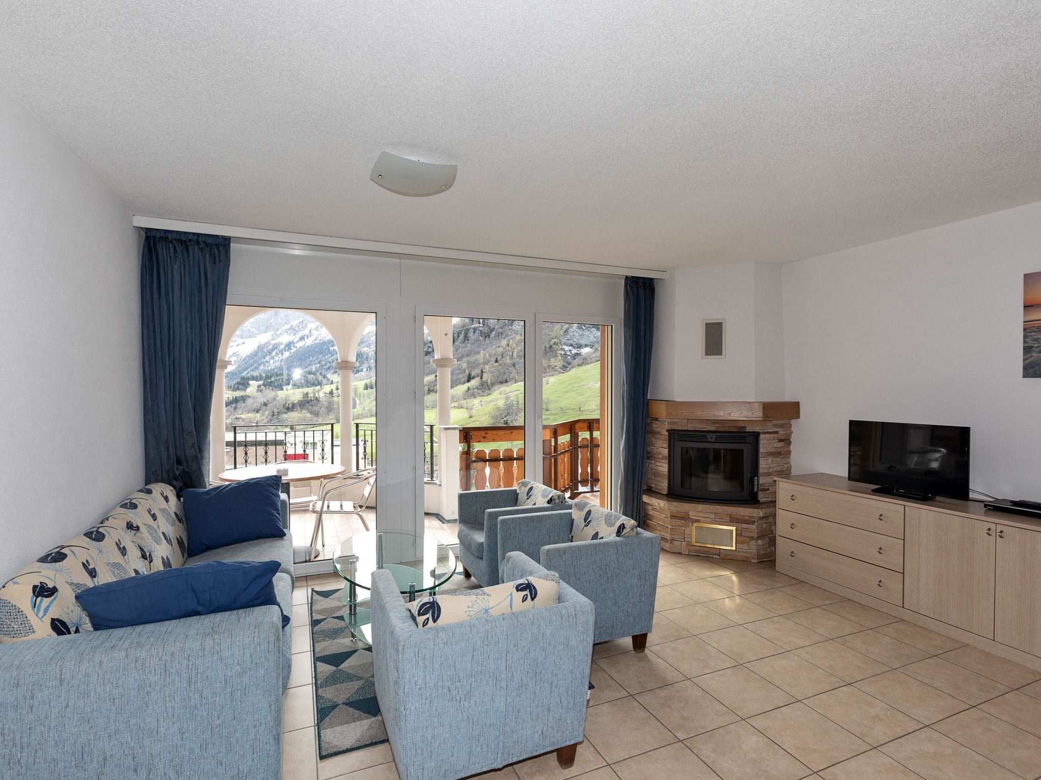 Photo of Ambassador Leukerbad # 2-bed apartment, Dusche, WC
