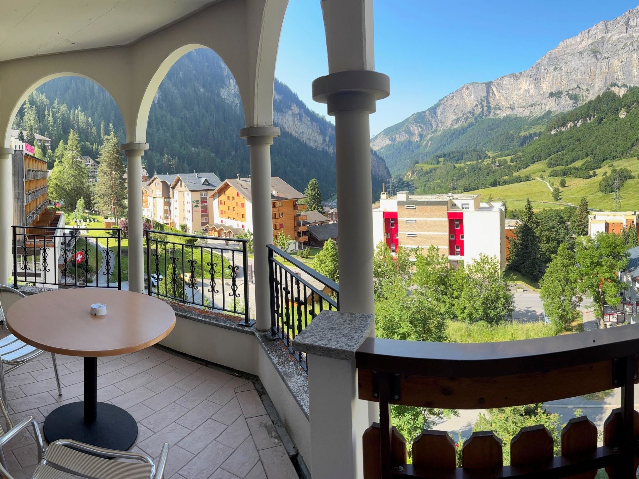 Photo of Ambassador Leukerbad # 2-bed apartment, Dusche, WC