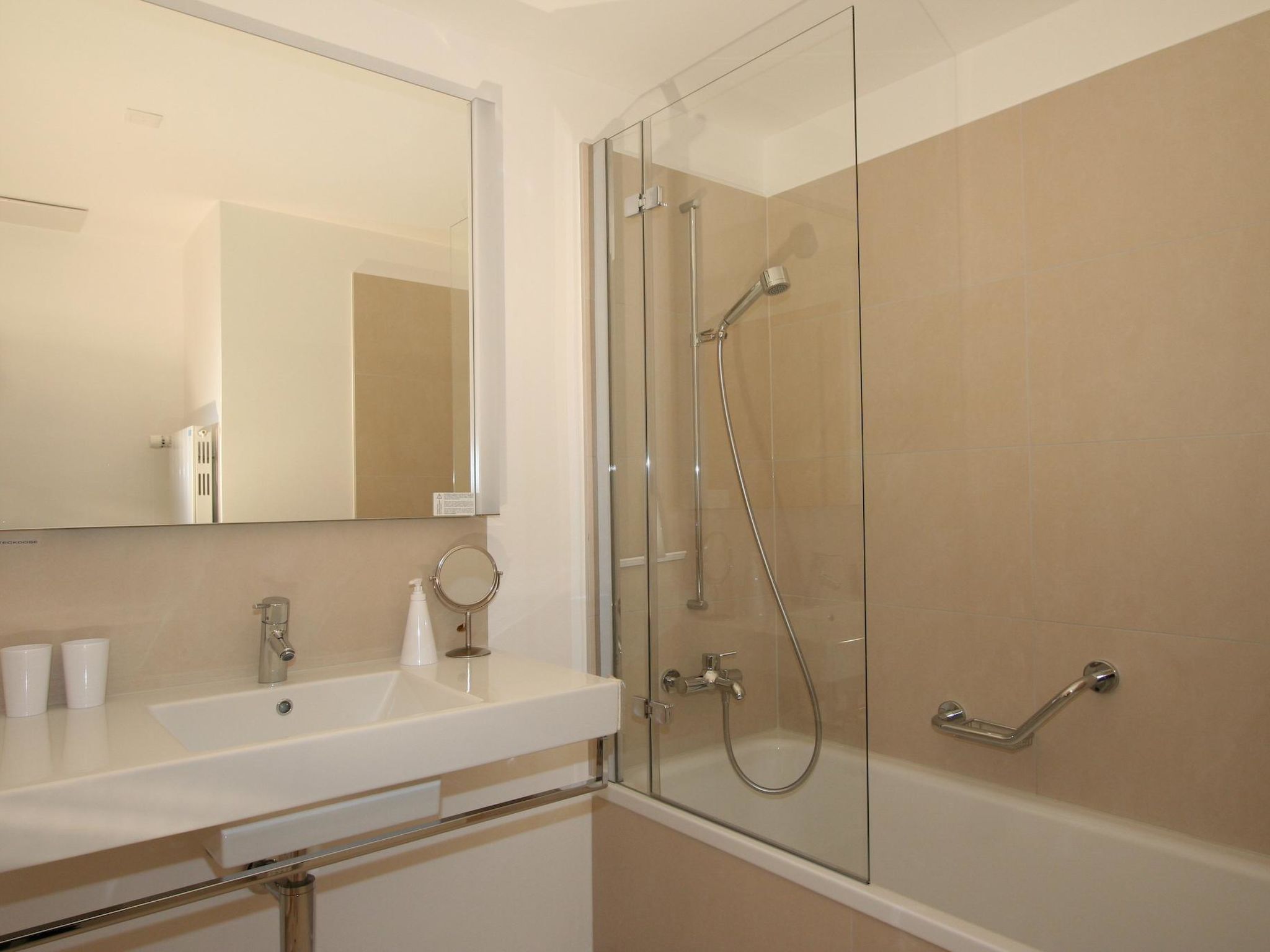 Gassenboden 37 # 2-bed apartment, Bad, WC 2-Bettwohnung, Bad, WC - Image-tags.info