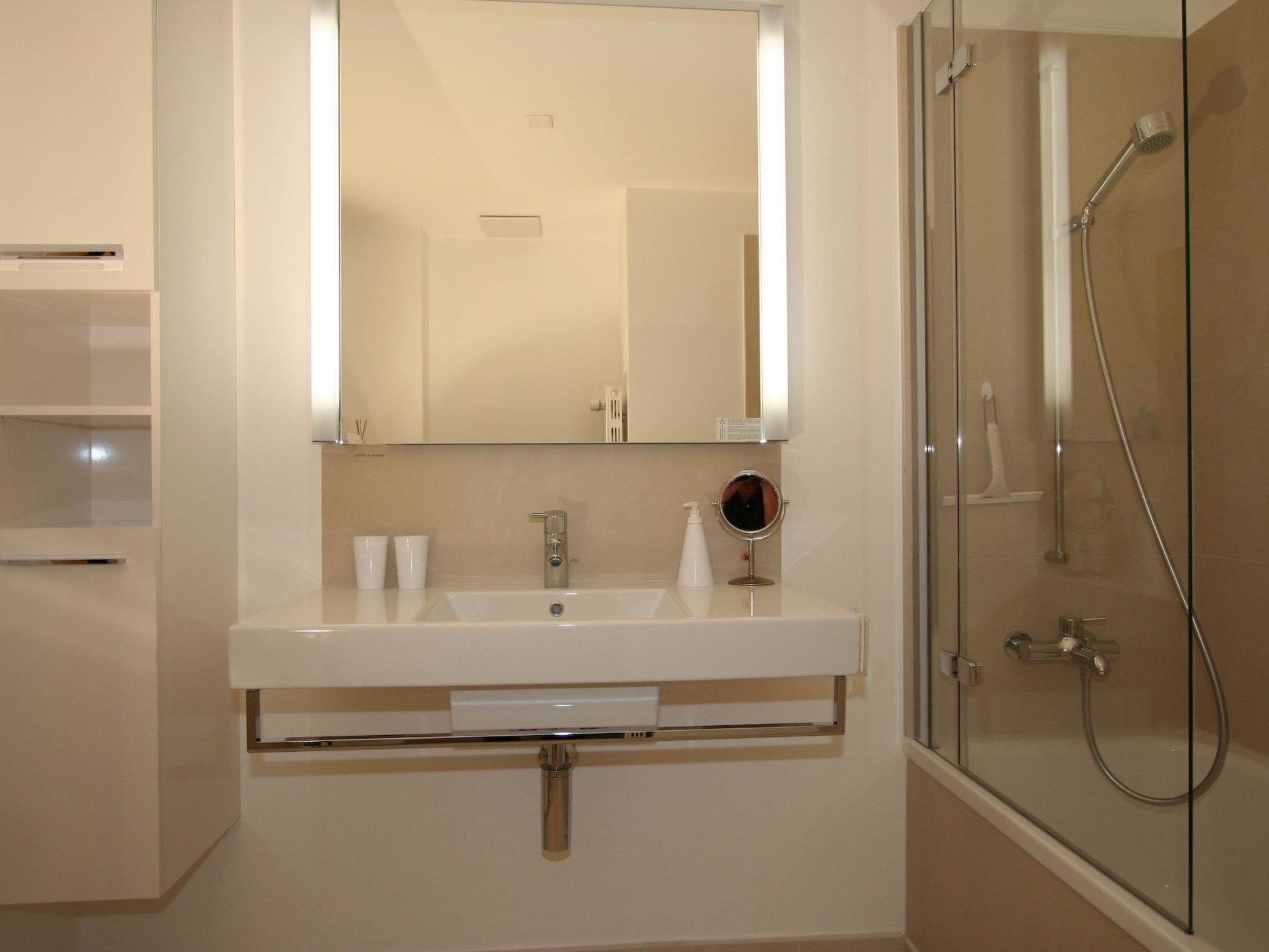 Gassenboden 37 # 2-bed apartment, Bad, WC 2-Bettwohnung, Bad, WC - Image-tags.info