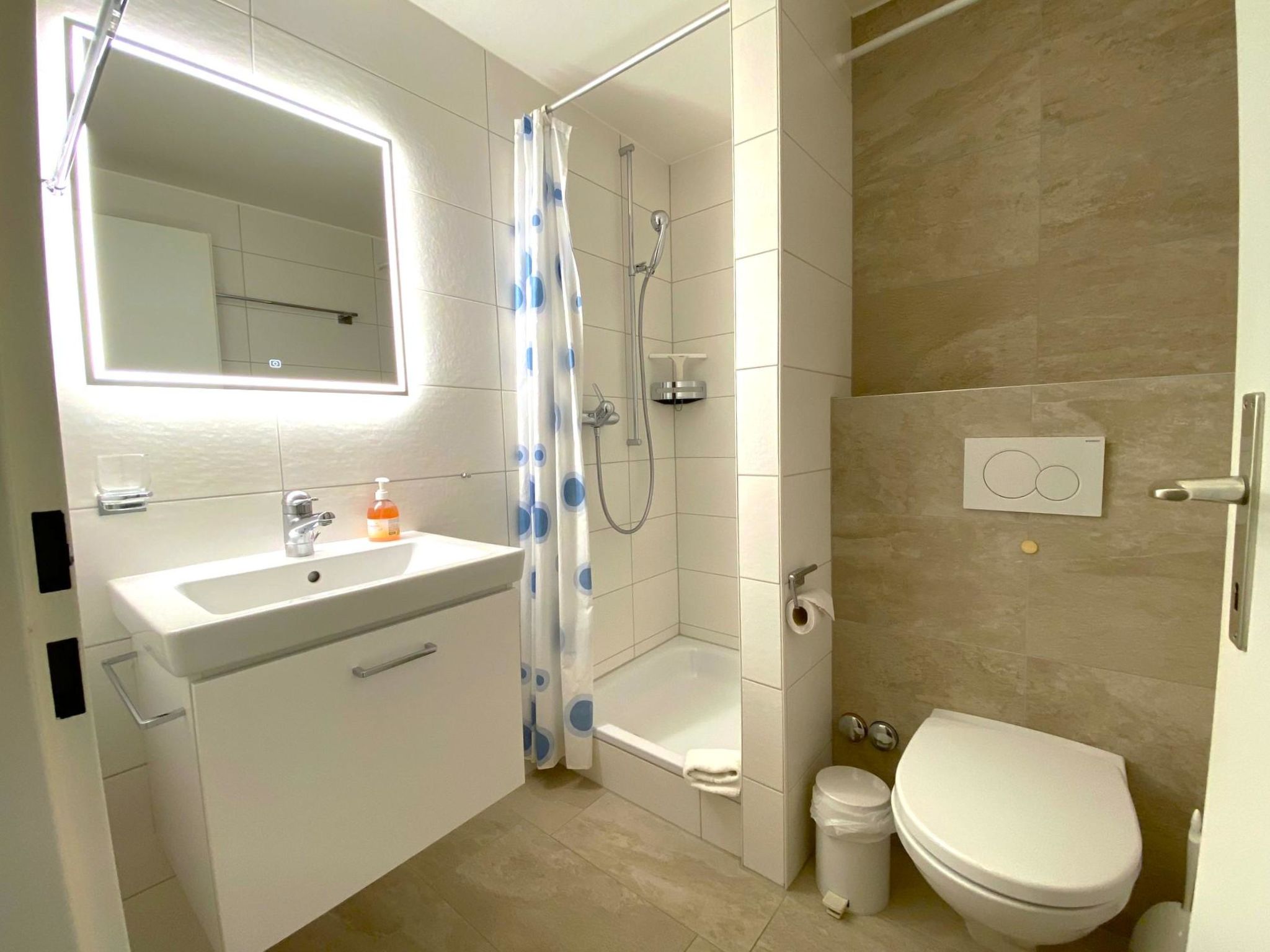 Adler 82 # 2-bed apartment, Dusche, WC 2-Bettwohnung, Dusche, WC - Image-tags.info