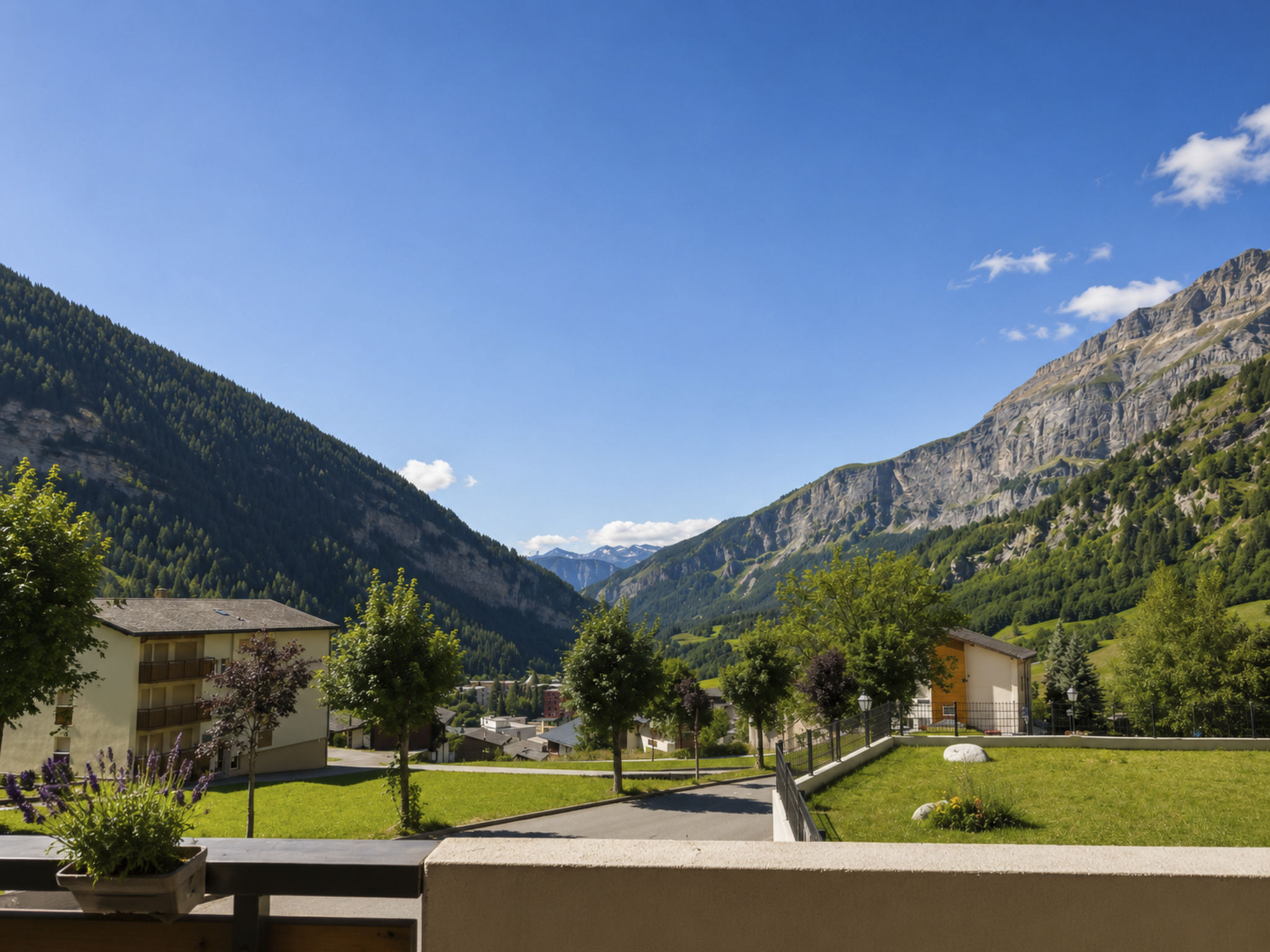 Majesta Leukerbad # 5-bed apartment, Dusche, WC