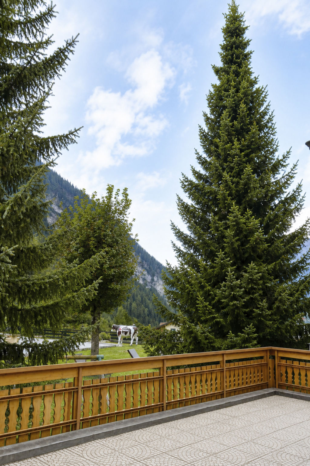 Residenz Darianne Leukerbad # 5-bed apartment, Dusche und Bad, WC - Image-tags.info